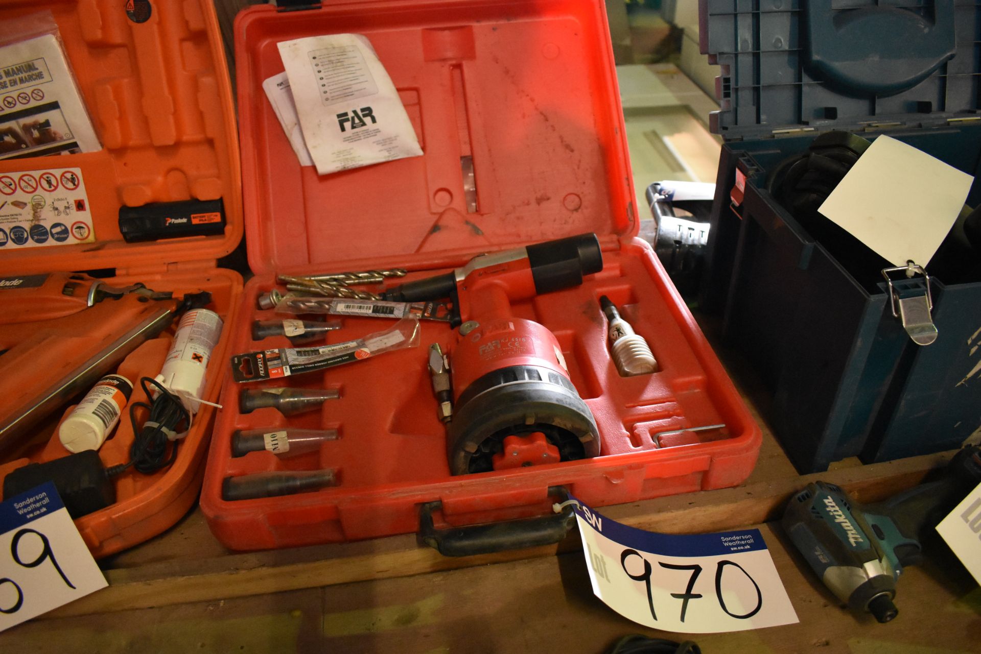 FAR KJ45S Pneumatic Rivet Gun c/w Case, Accessories