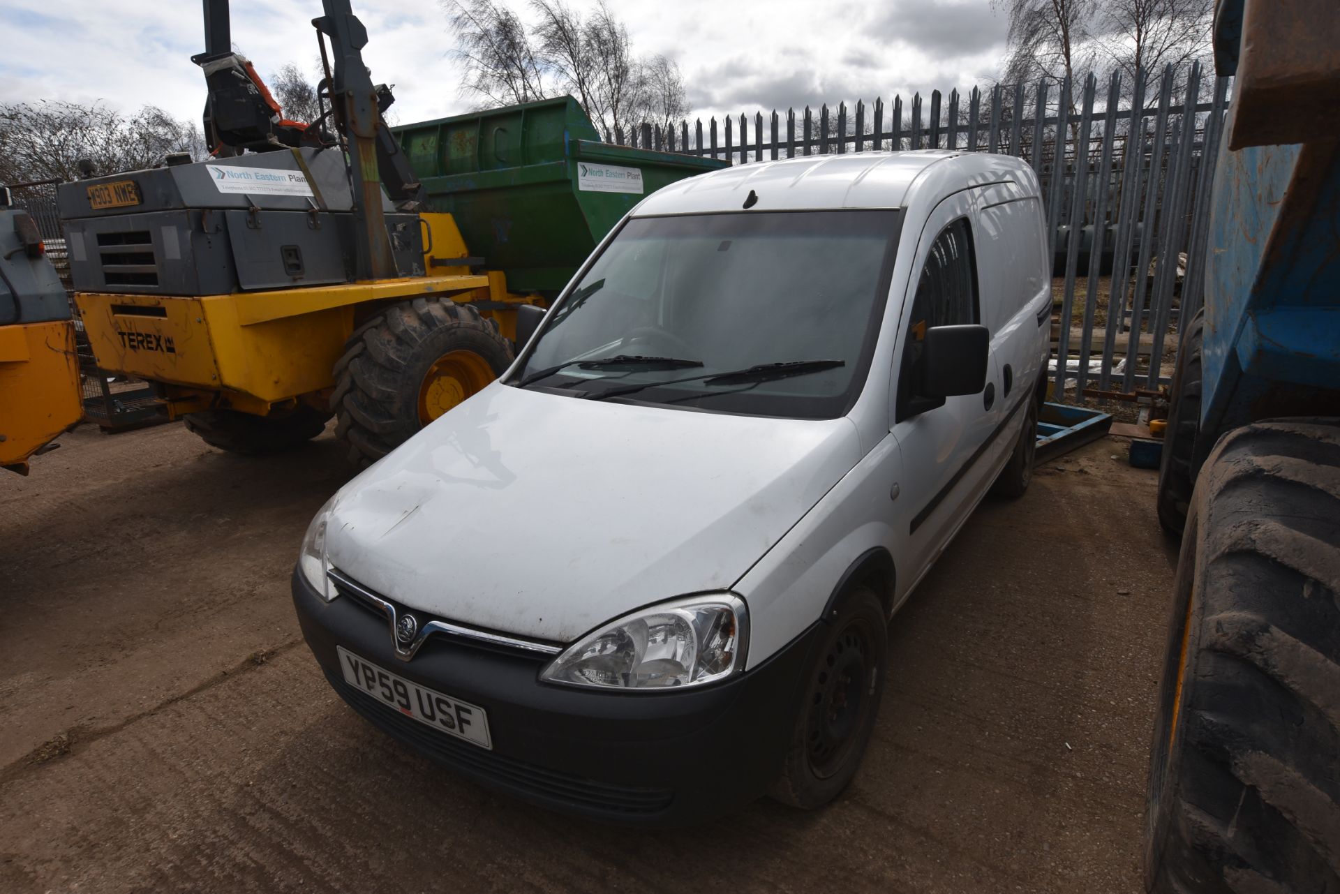 Vauxhall Combo 1.7CDTi Diesel Van, Registration Number: YP59USF, Date of Registration: - , Indicated - Image 2 of 4