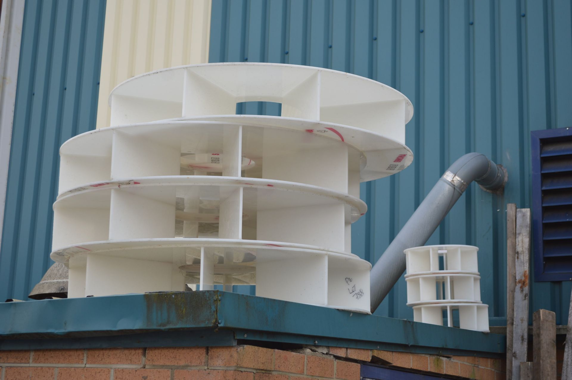 Plastic Fan Impellors, in two sections of rack and - Bild 2 aus 2