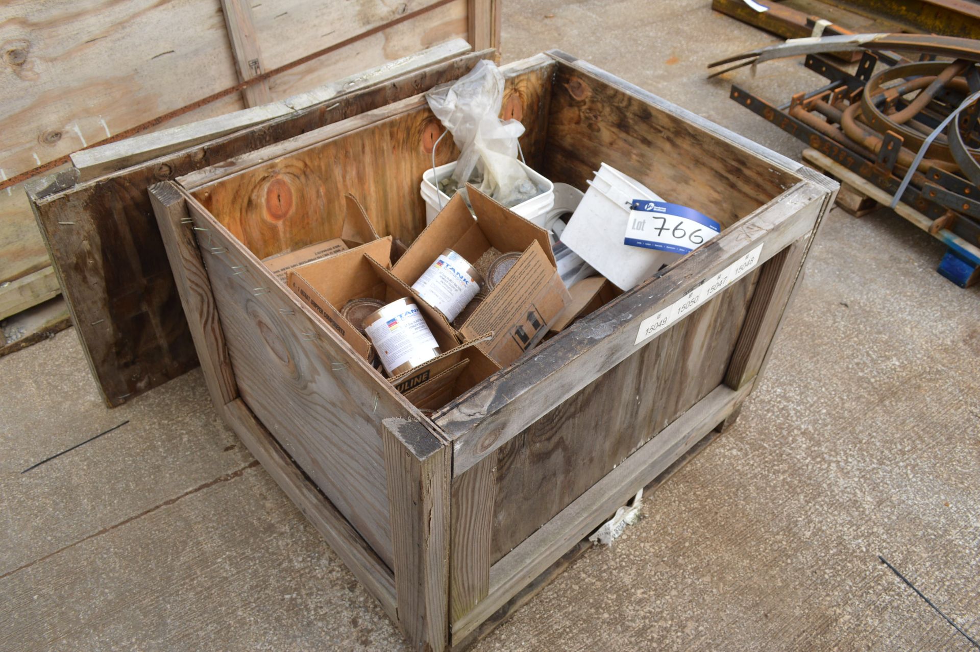Timber Crate & Contents, including touch up powder