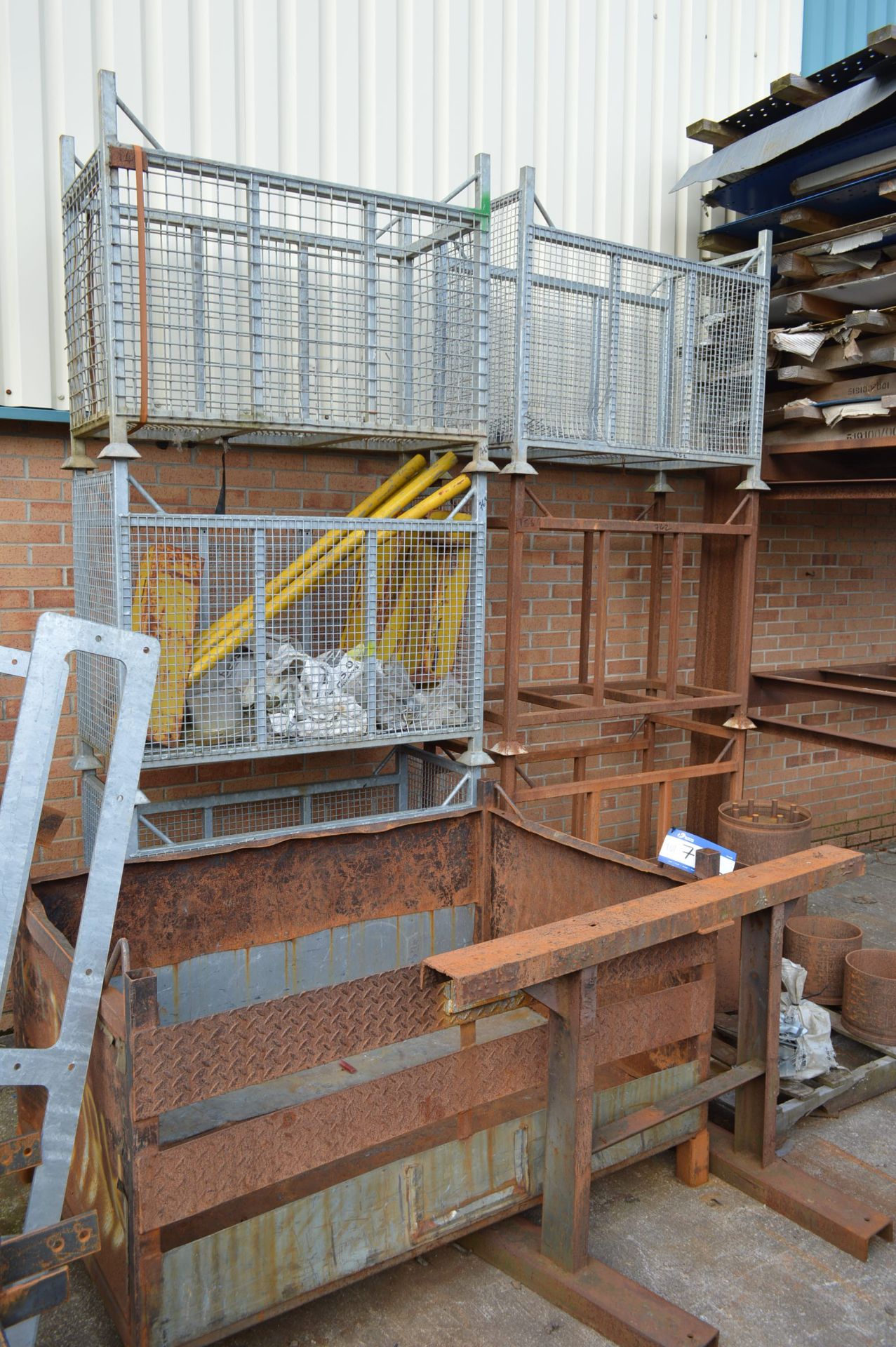 Assorted Cage Pallet, Post Pallets, Box Pallet, St