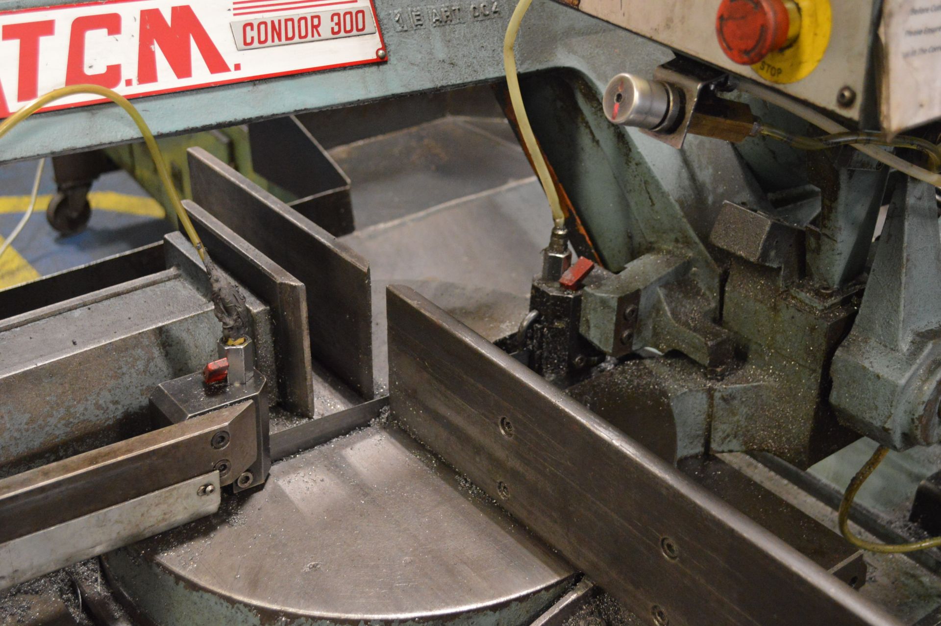 Vem T.C.M CONDOR 300S HORIZONTAL METAL BANDSAW, se - Image 5 of 7