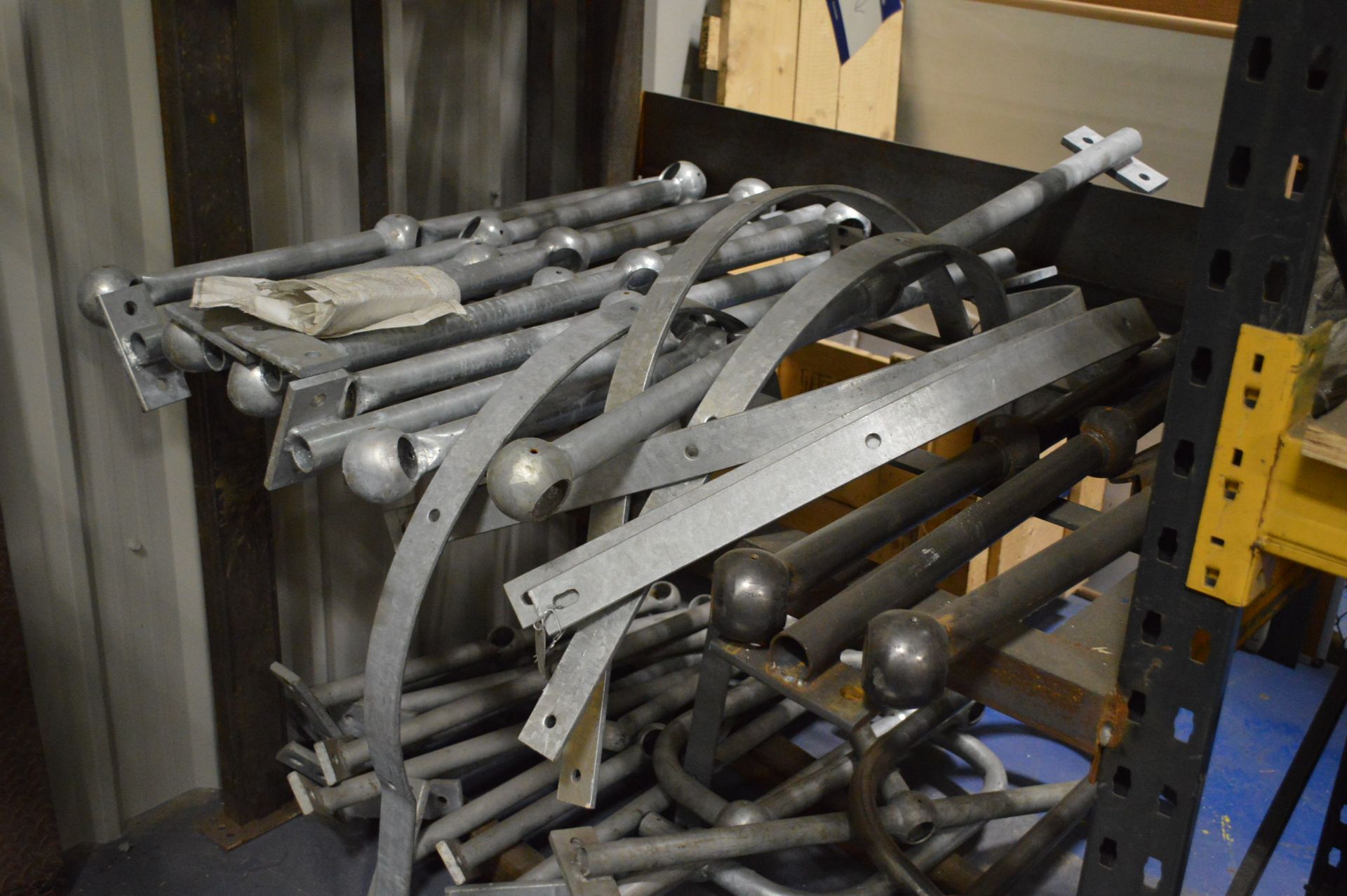 Galvanised Steel Tubular Hand Rail Support Bracket - Image 3 of 4