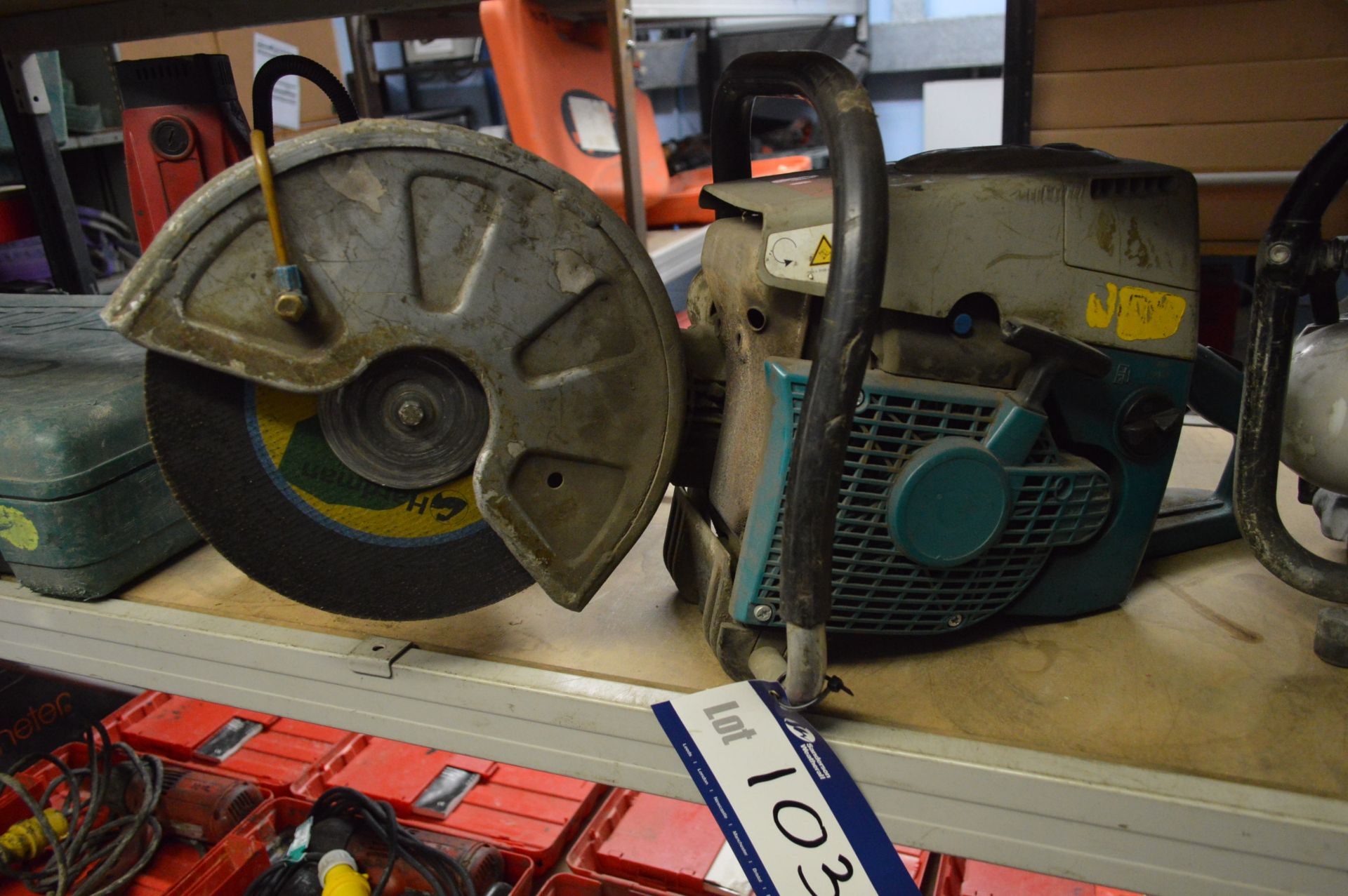 Makita DPC 6400 Petrol Disc Cutter