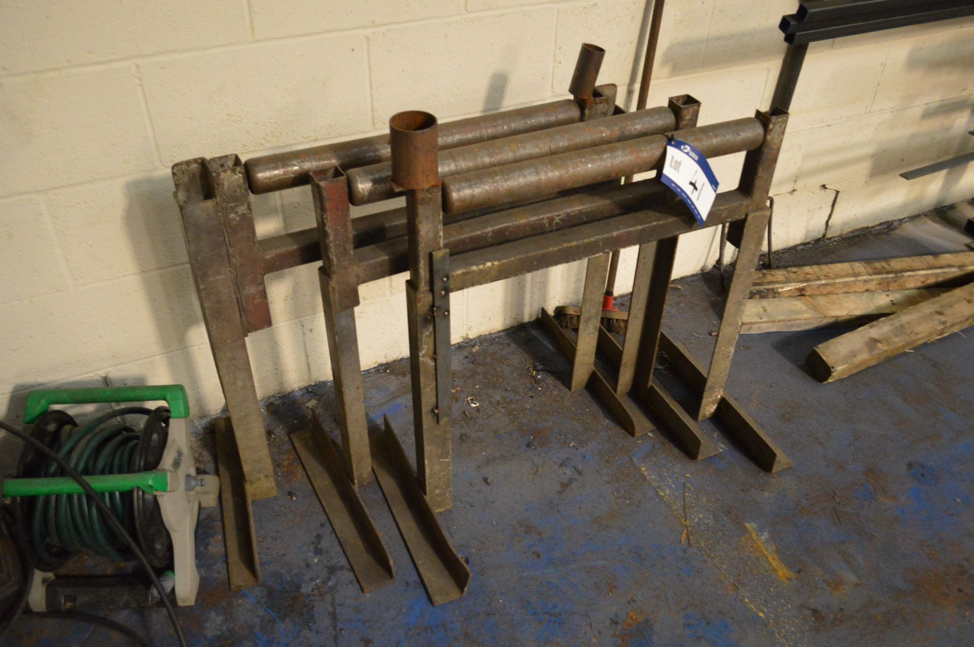 Three Steel Roller Feed Stands, each approx. 660mm - Bild 2 aus 2