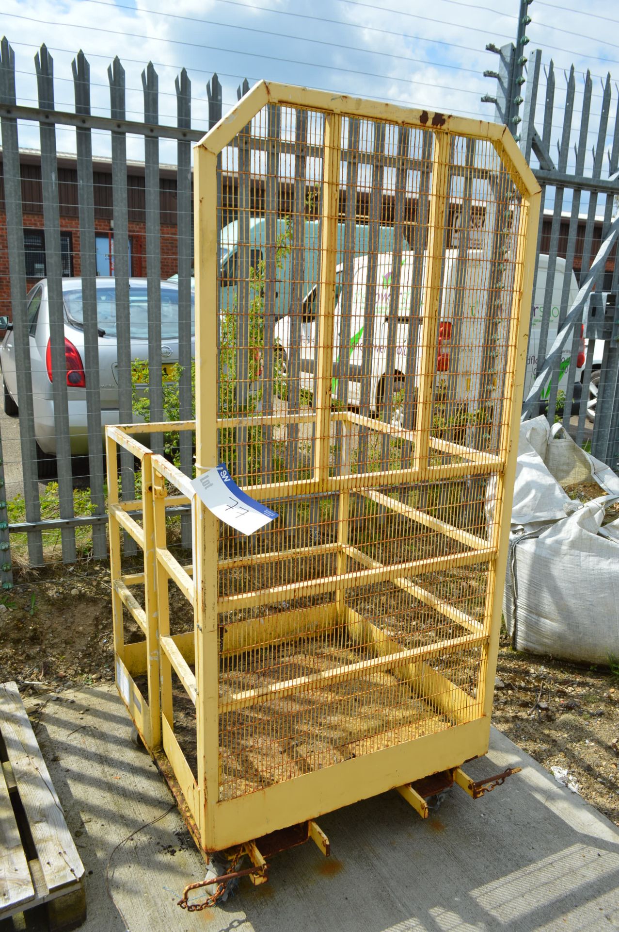 Powell Fork Truck Personnel Cage