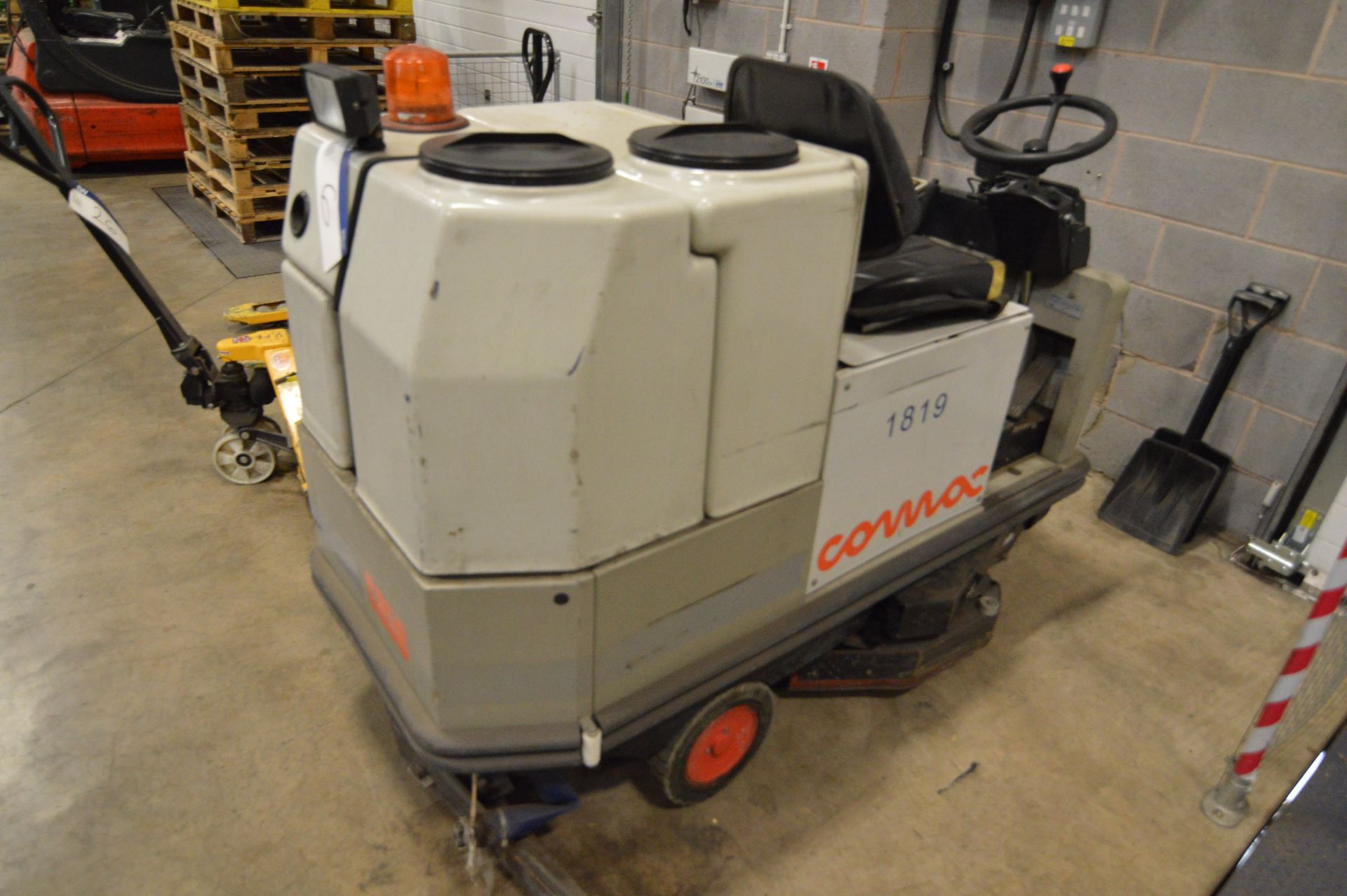 Comac C85B RIDE-ON-FLOOR CLEANING MACHINE, serial - Image 4 of 5