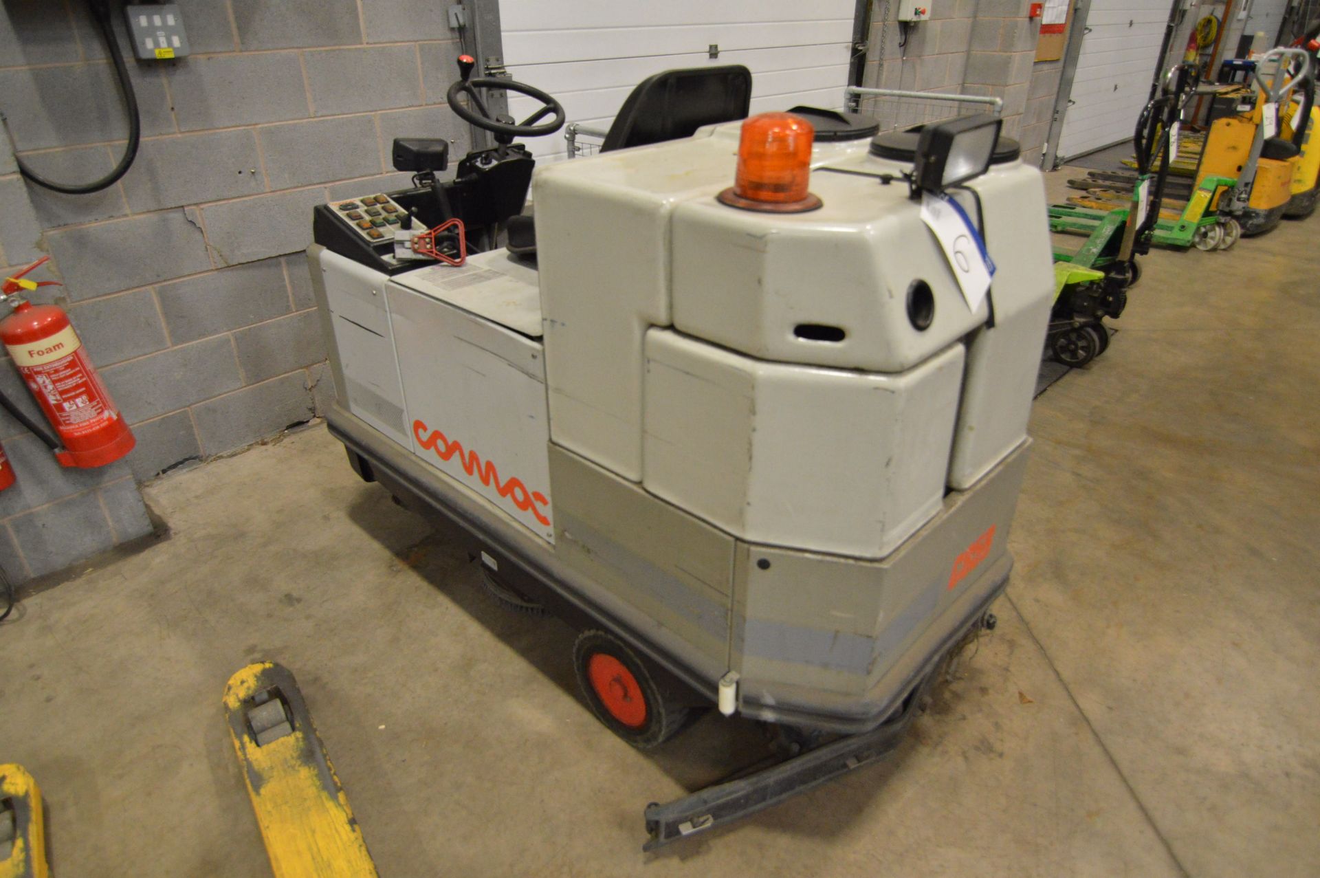 Comac C85B RIDE-ON-FLOOR CLEANING MACHINE, serial - Image 3 of 5