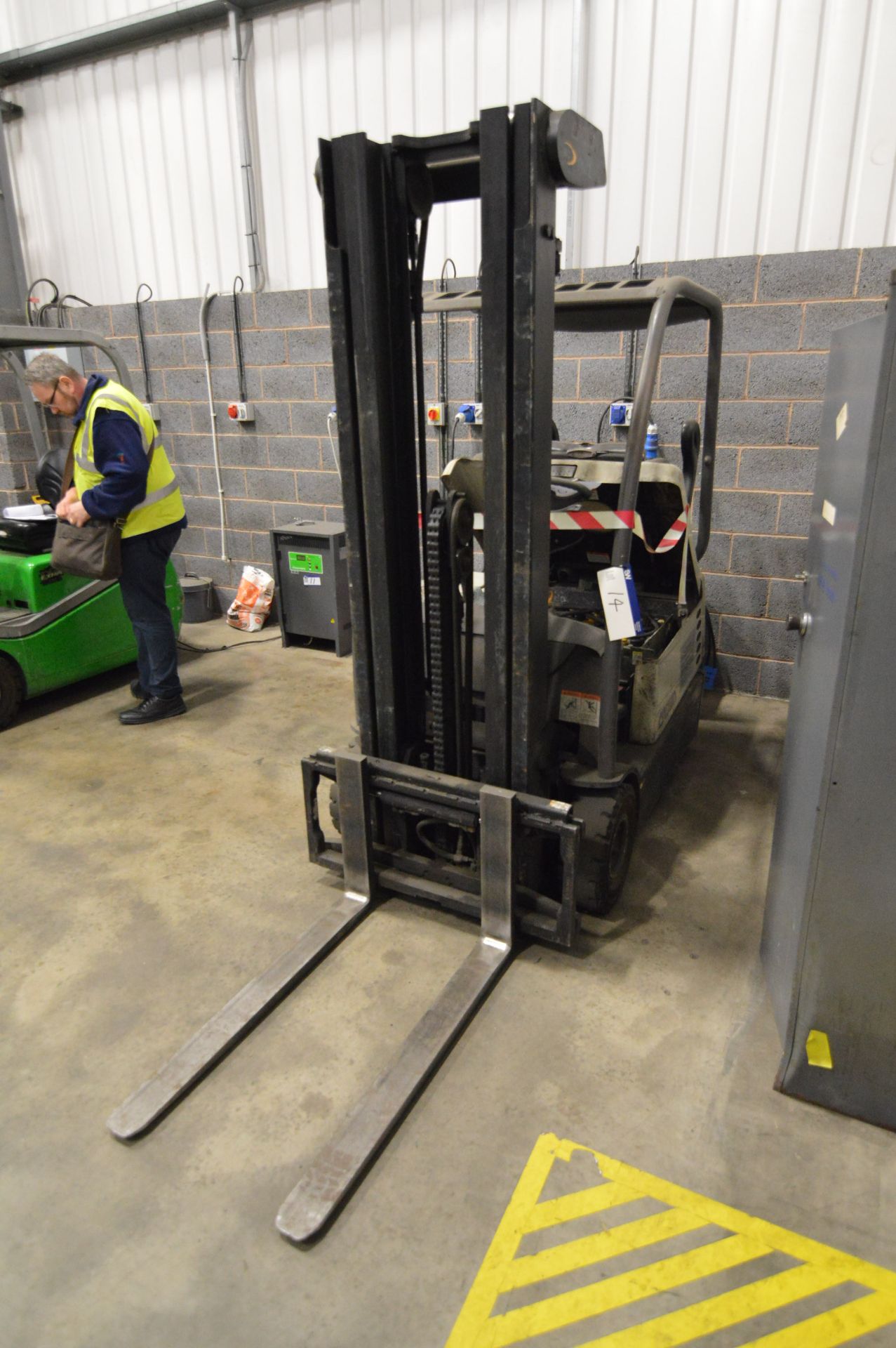 Crown Battery Electric Fork Lift Truck, 1600kg cap - Image 2 of 5