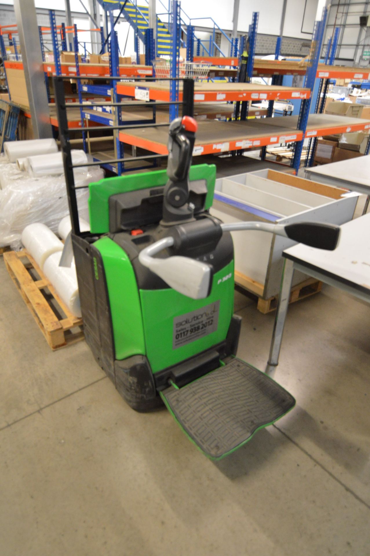 Cesab P320 BATTERY ELECTRIC RIDE ON PALLET LIFT, s - Image 2 of 4