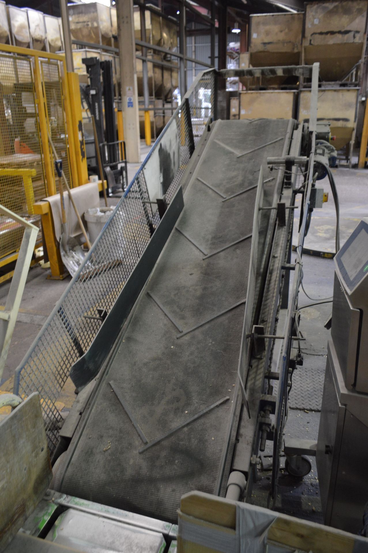 600mm Inclined Chevron Sack Belt Conveyor, approx.