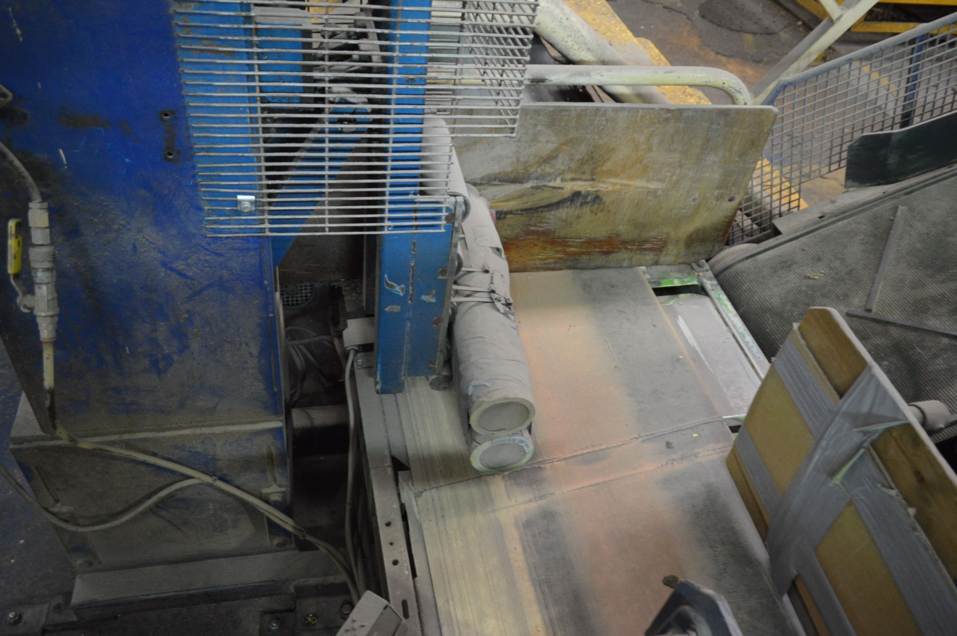 600mm wide-on-belt Sack Conveyor, approx. 1.5m lon - Bild 2 aus 3