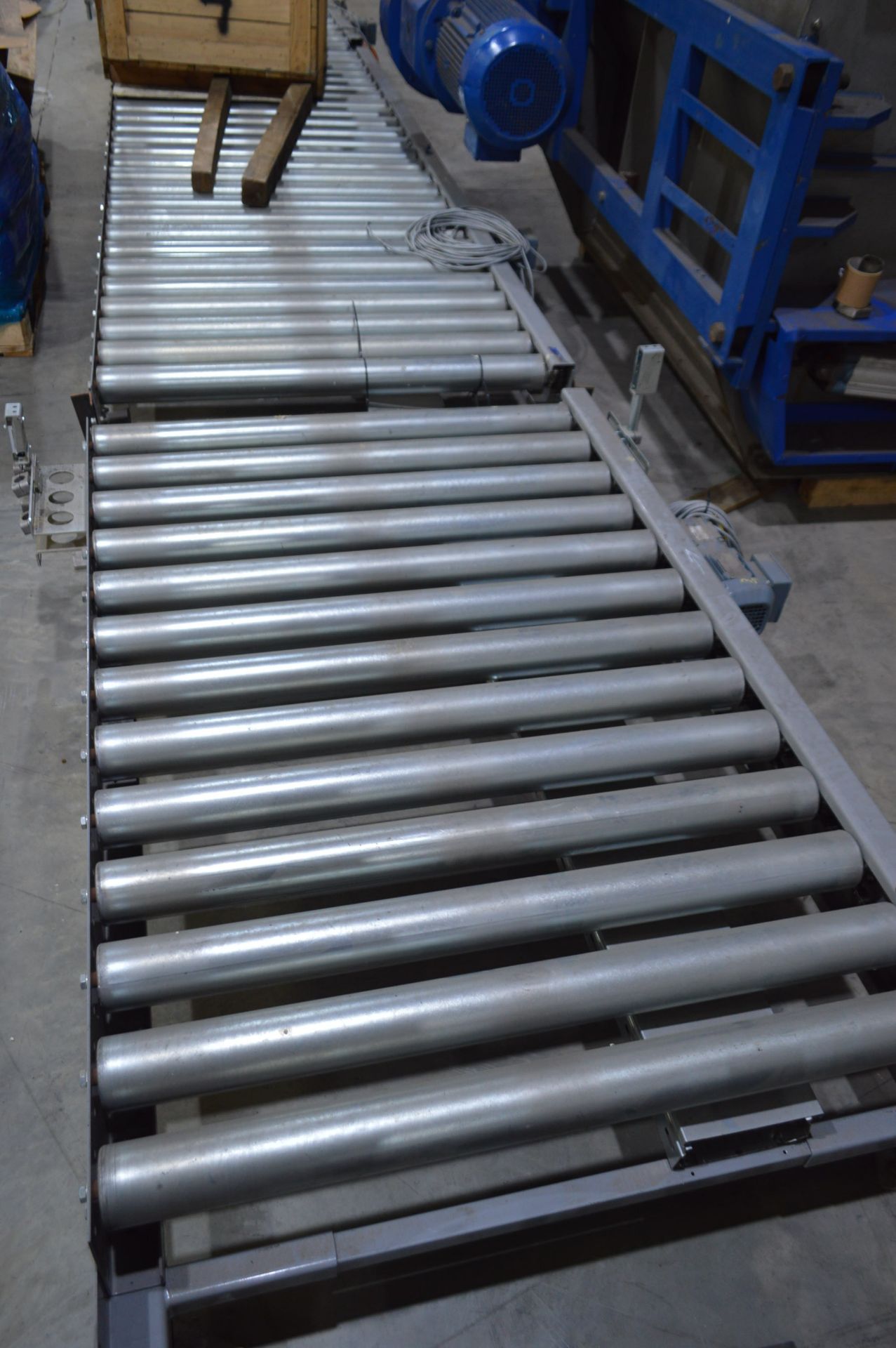 *The Galvanised Steel 1010mm wide Electric Motor C - Image 10 of 10