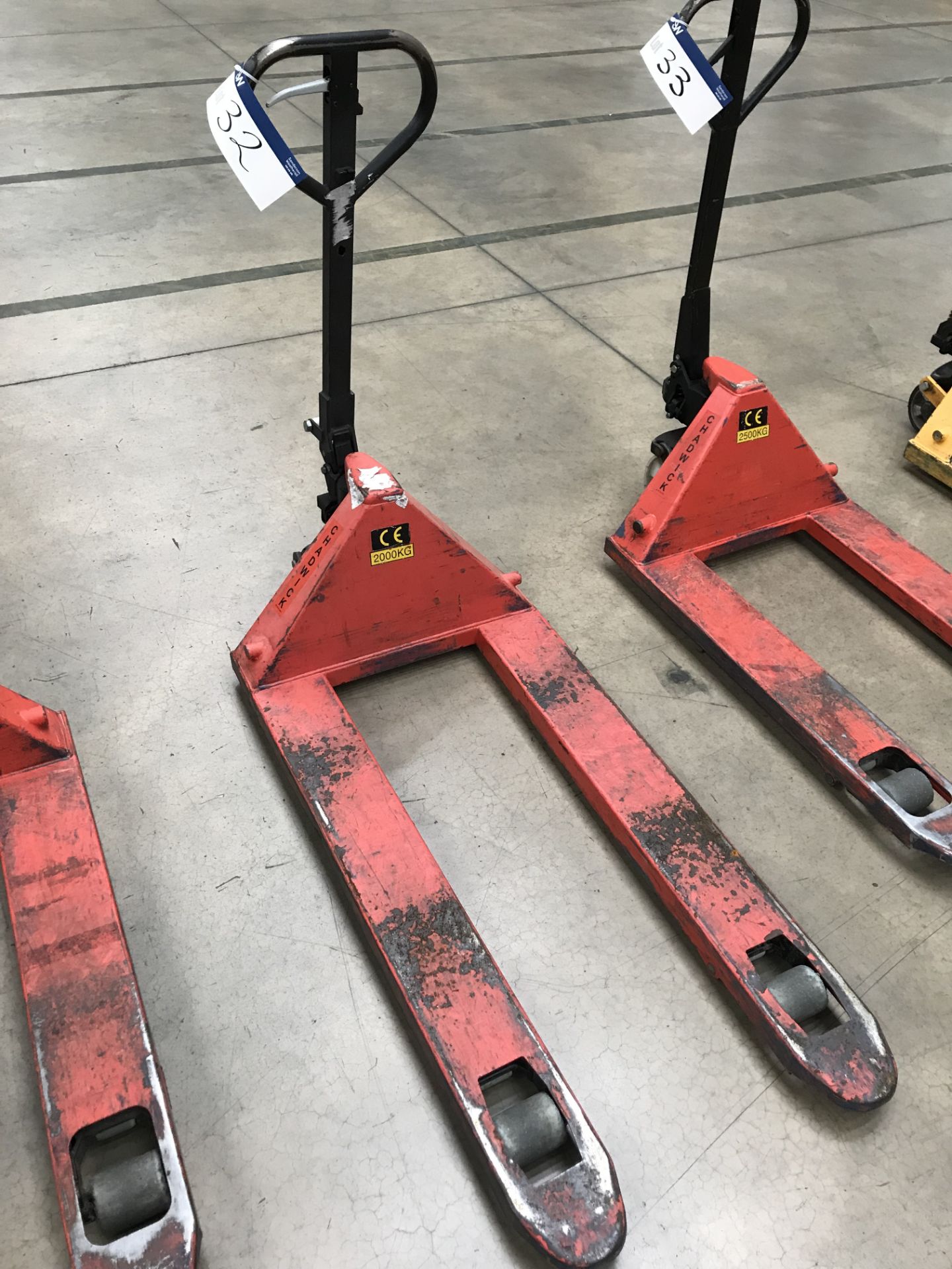 2000kg Hydraulic Pallet Truck