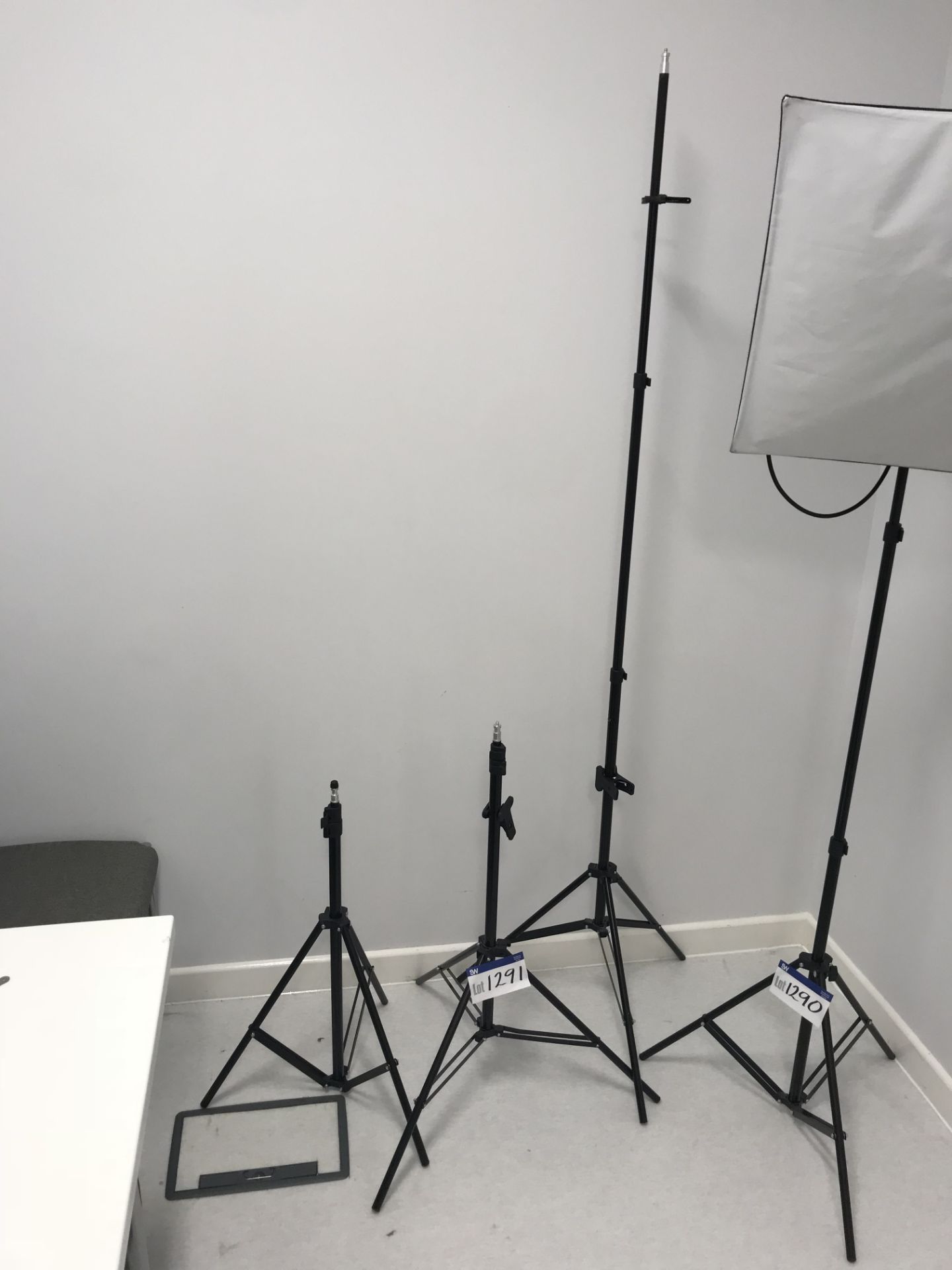 3 x Adjustable Light Tripods