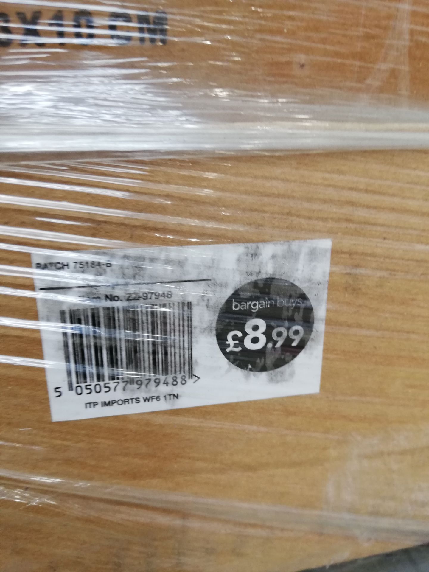 740 x Generic Sale Stickers ‘Bargain Buys £8.99’ ( - Image 2 of 2