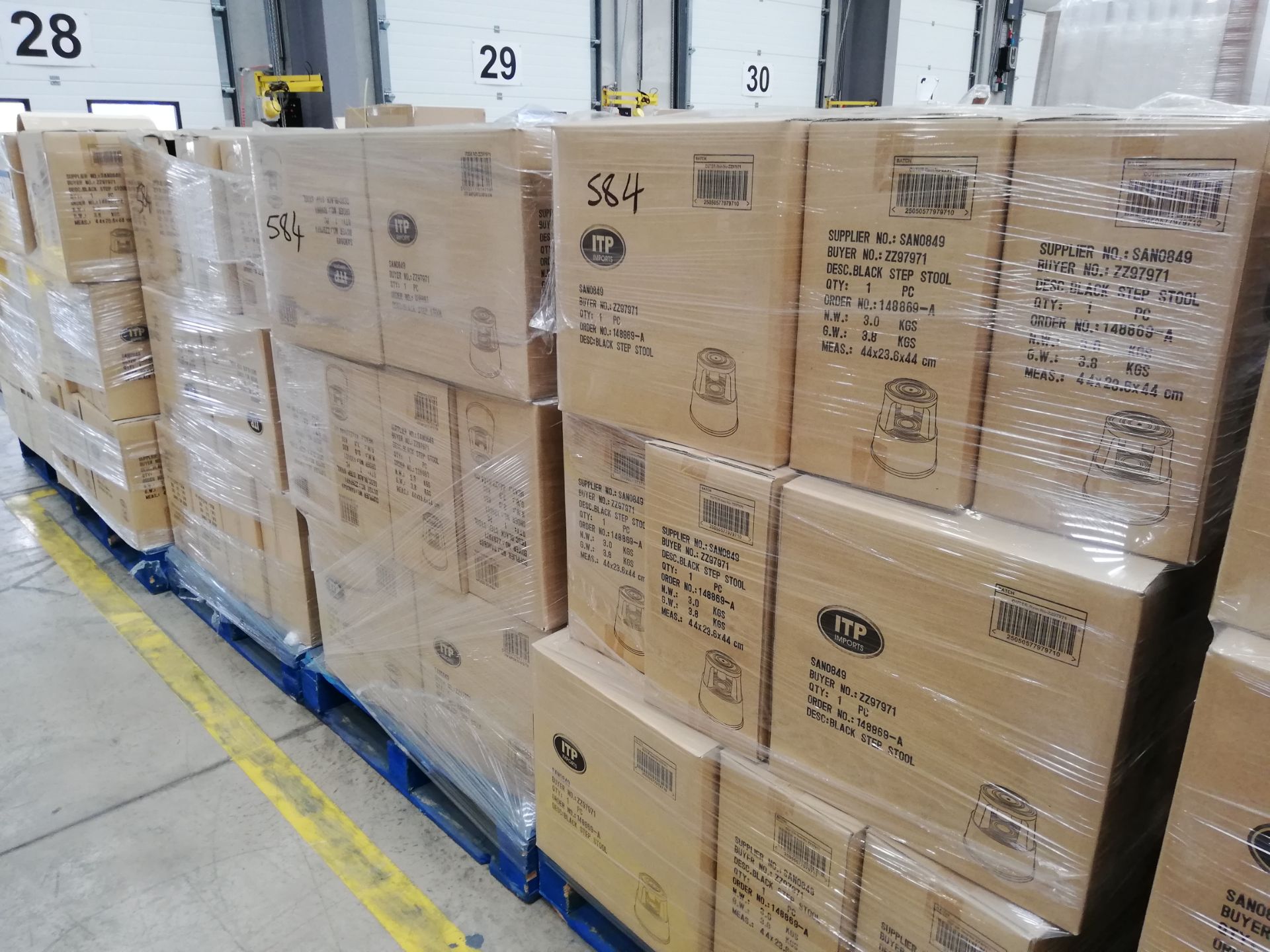 150 x ITP Black Step Stools (Boxed) on 5 pallets - Image 3 of 3