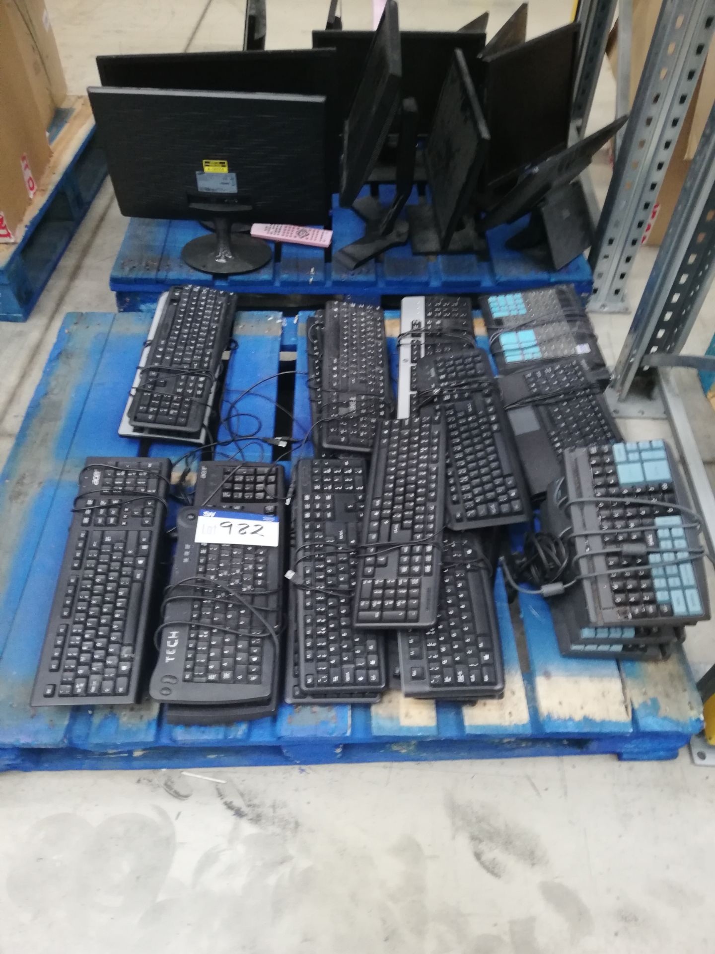 30 x Various Keyboards