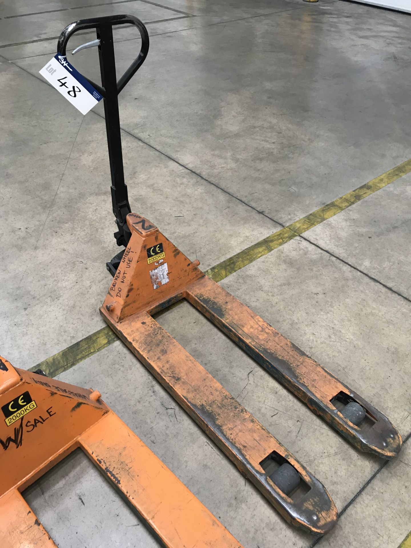 2000kg Hydraulic Pallet Truck