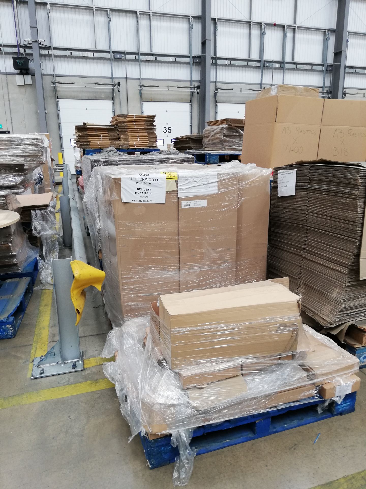 Large Quantity of Flat Pack Cardboard Boxes and Pa - Bild 2 aus 4