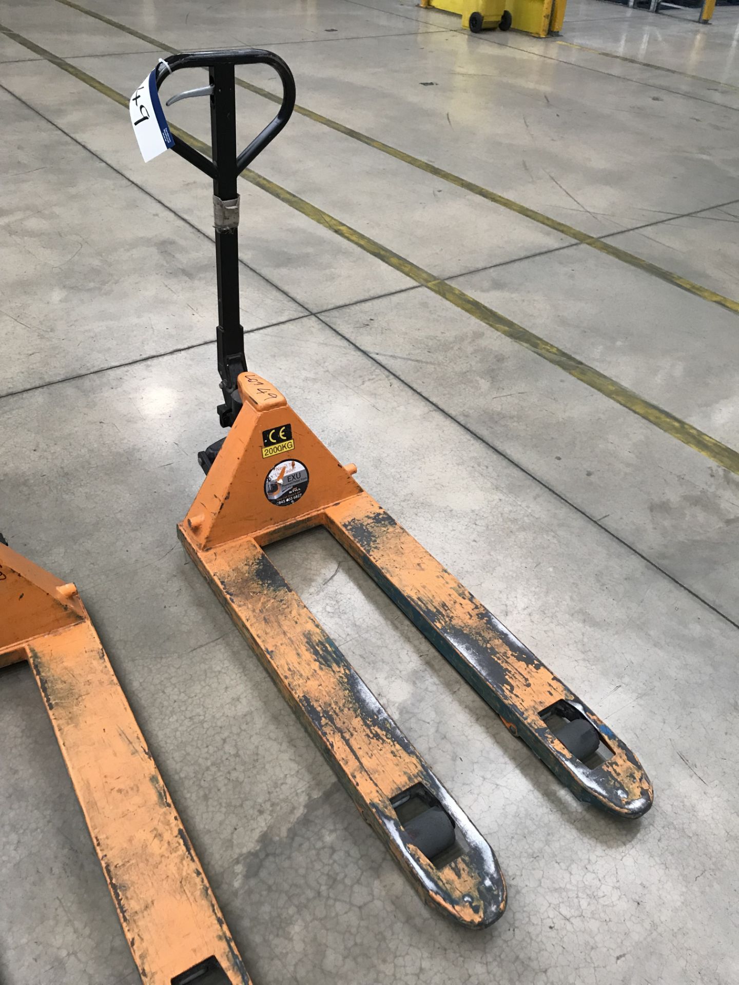 2000kg Hydraulic Pallet Truck