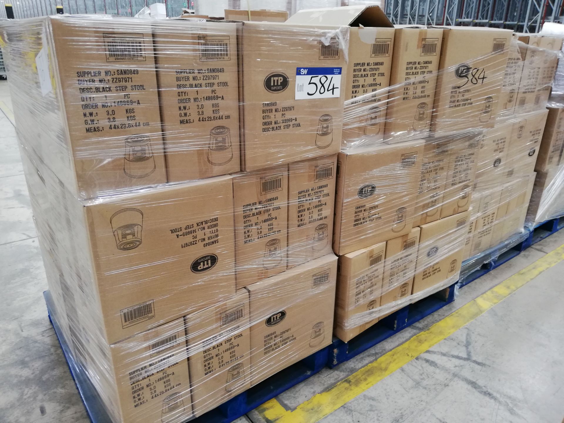 150 x ITP Black Step Stools (Boxed) on 5 pallets - Image 2 of 3