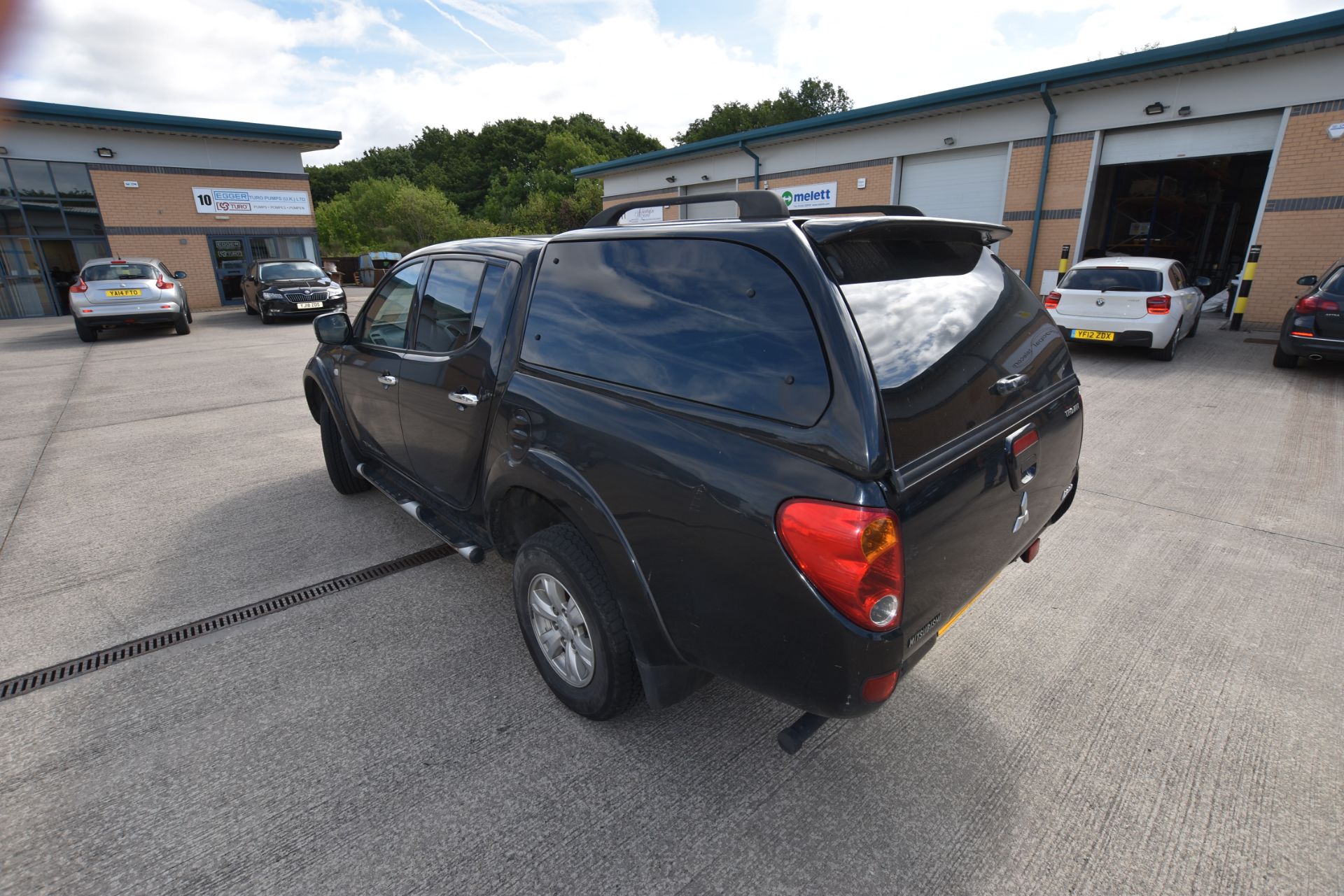 Mitsubishi L200 Trojan Double Cab DI-D 4x4 Pick Up, registration no. LR13 KPE, date first registered - Image 4 of 8