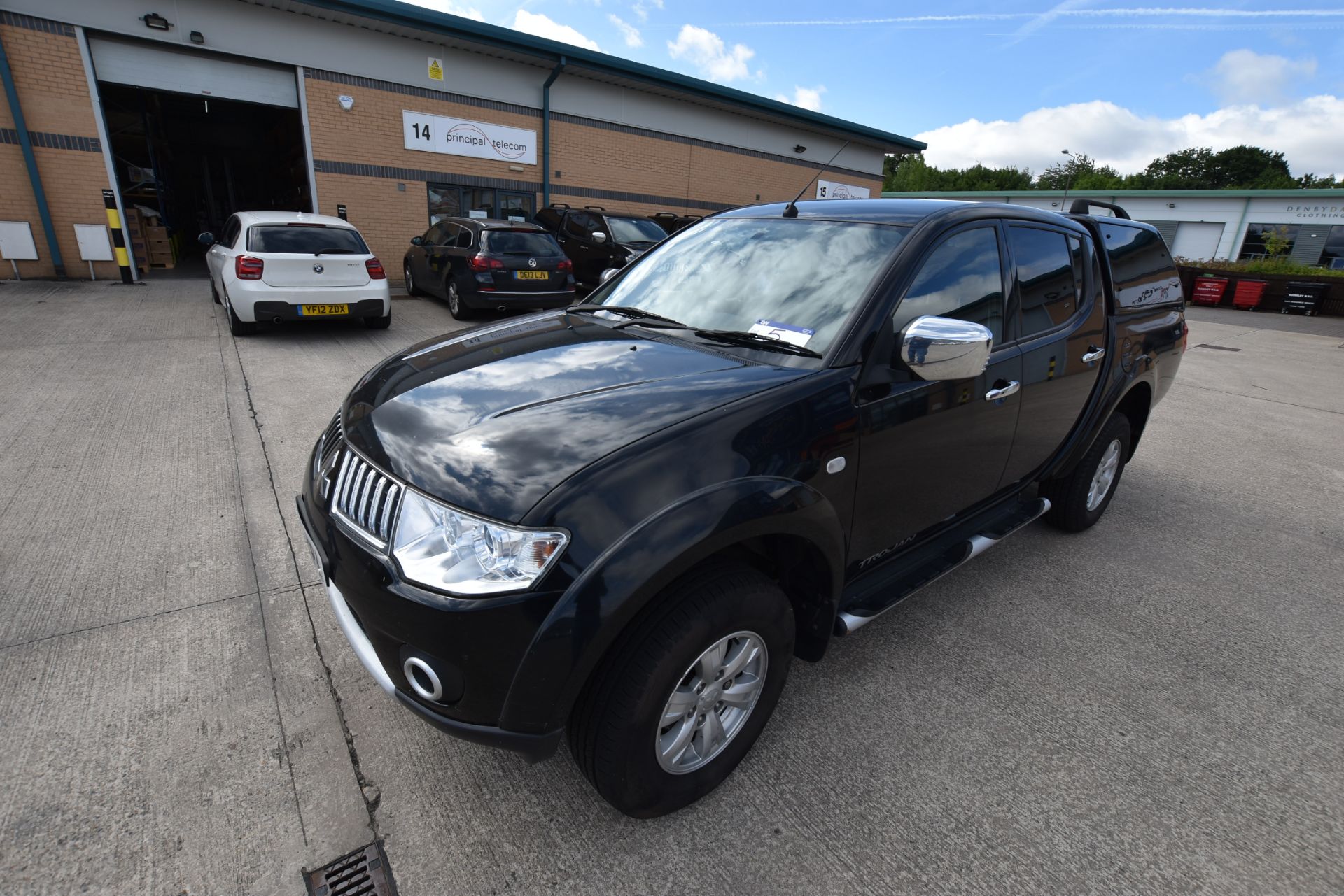 Mitsubishi L200 Trojan Double Cab DI-D 4x4 Pick Up, registration no. LR13 KPA, date first registered