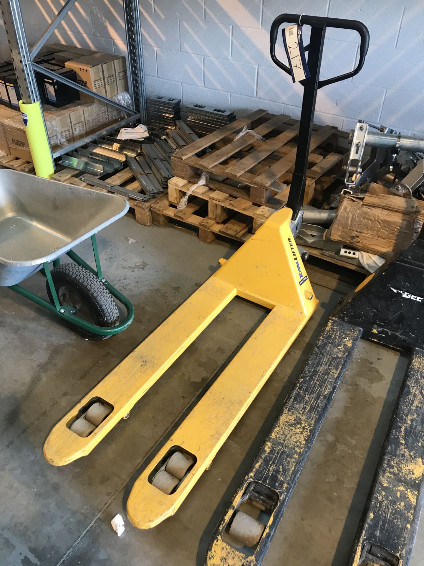 Total Lifter 2500kg Hydraulic Pallet Truck