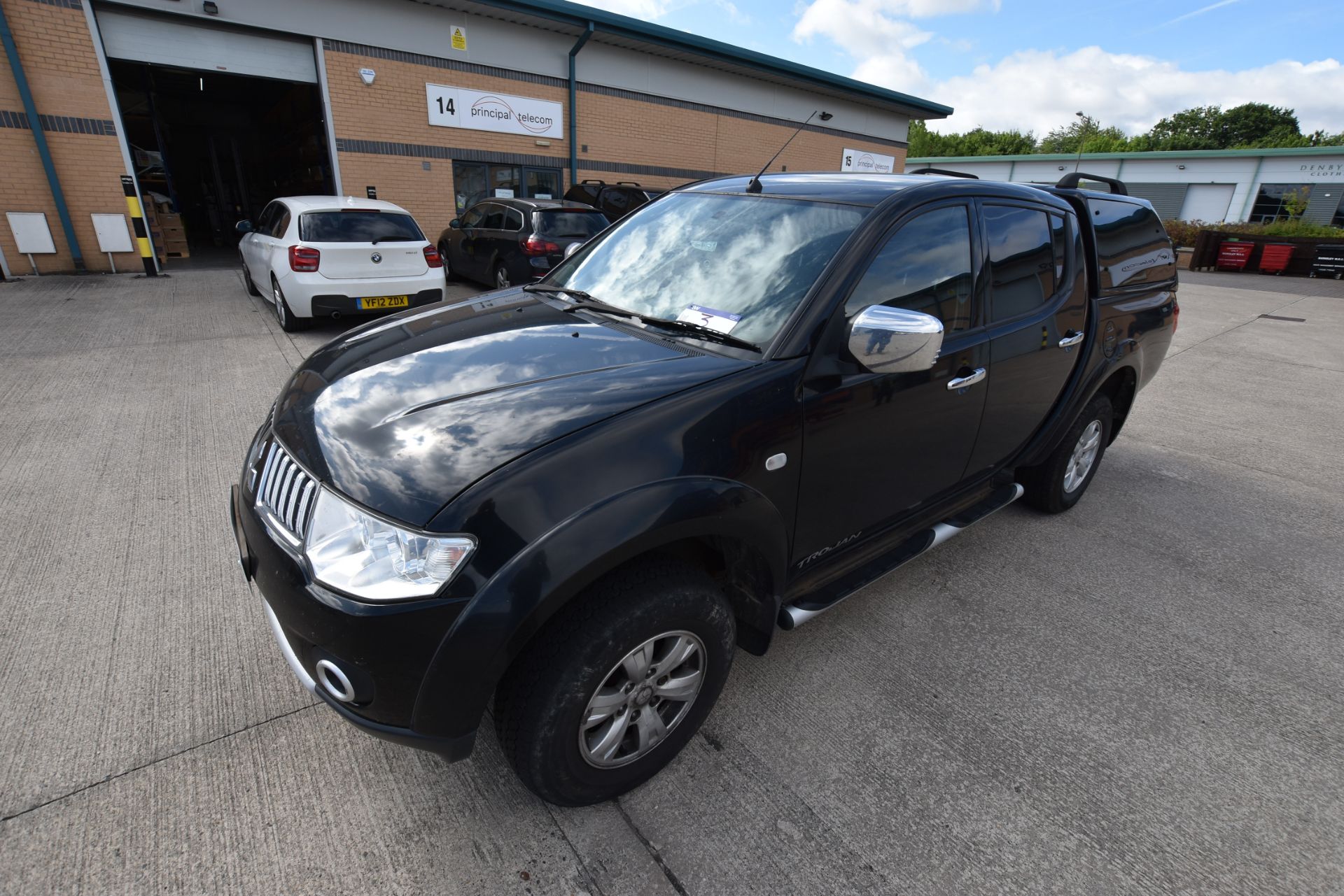 Mitsubishi L200 Trojan Double Cab DI-D 4x4 Pick Up, registration no. LR13 KOV, date first registered