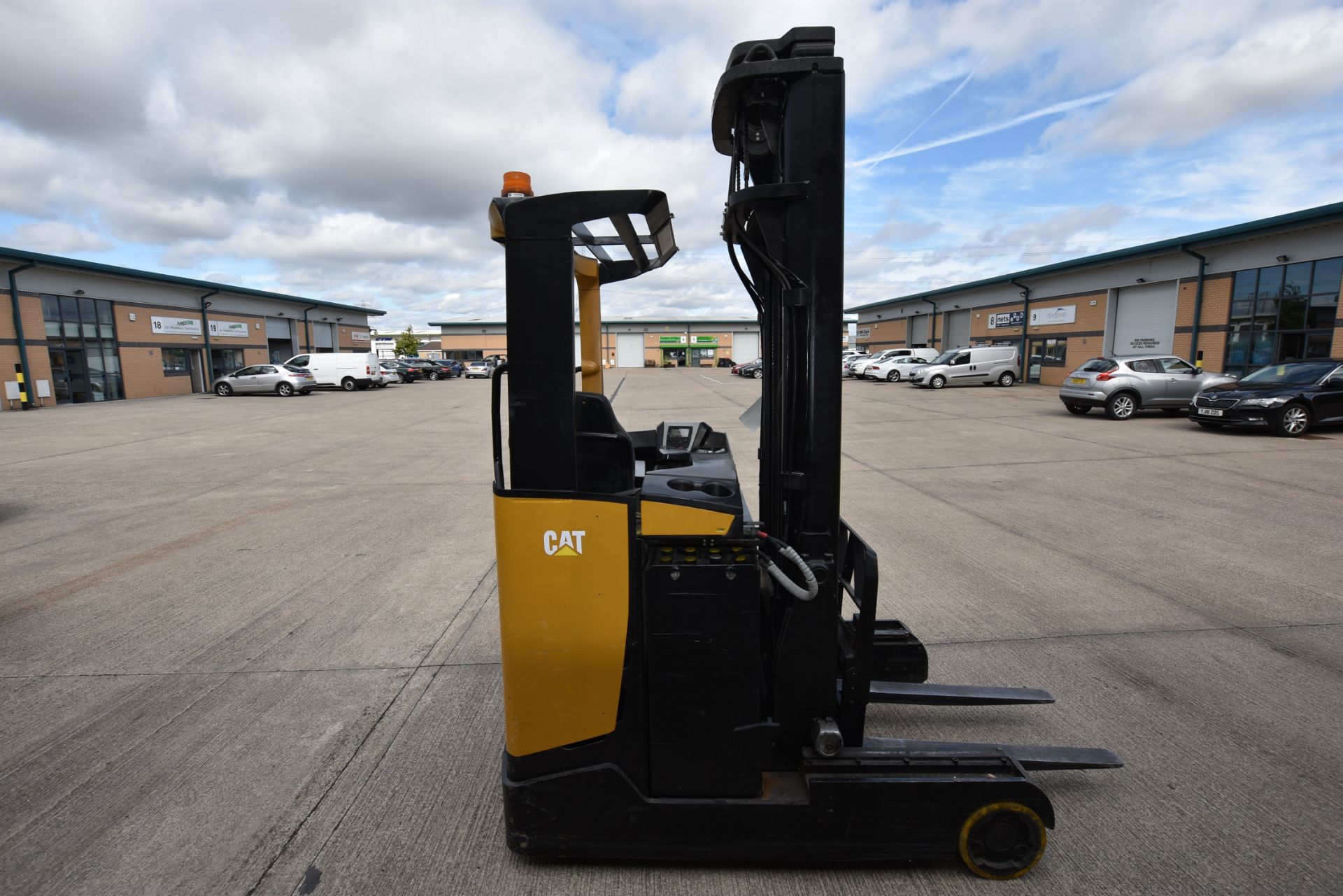 Caterpillar NR20NH 2000kg cap. Electric Reach Truck, serial no. 8NN800 41, year of manufacture 2007, - Image 3 of 6