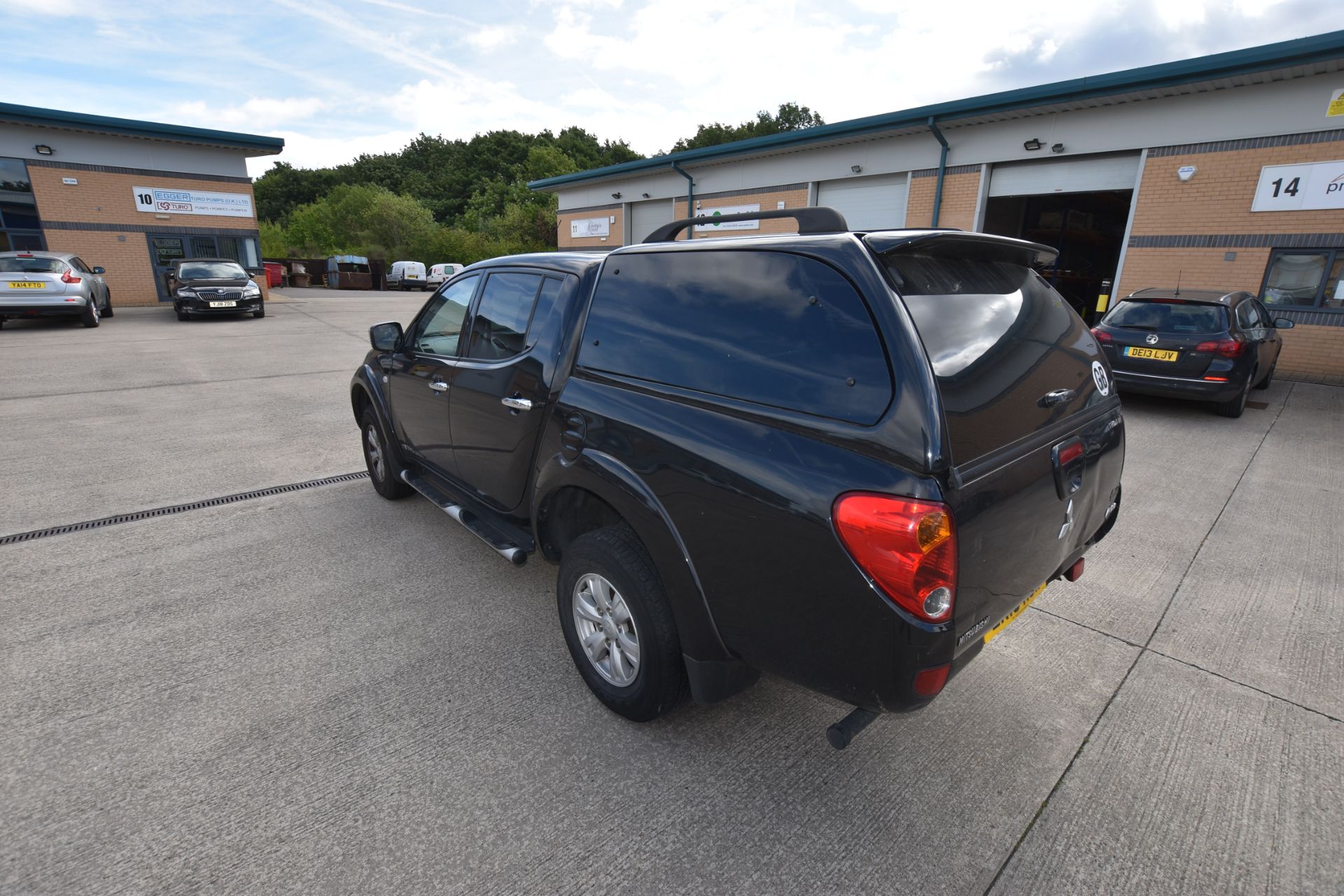 Mitsubishi L200 Trojan Double Cab DI-D 4x4 Pick Up, registration no. LR13 KOW, date first registered - Bild 4 aus 8