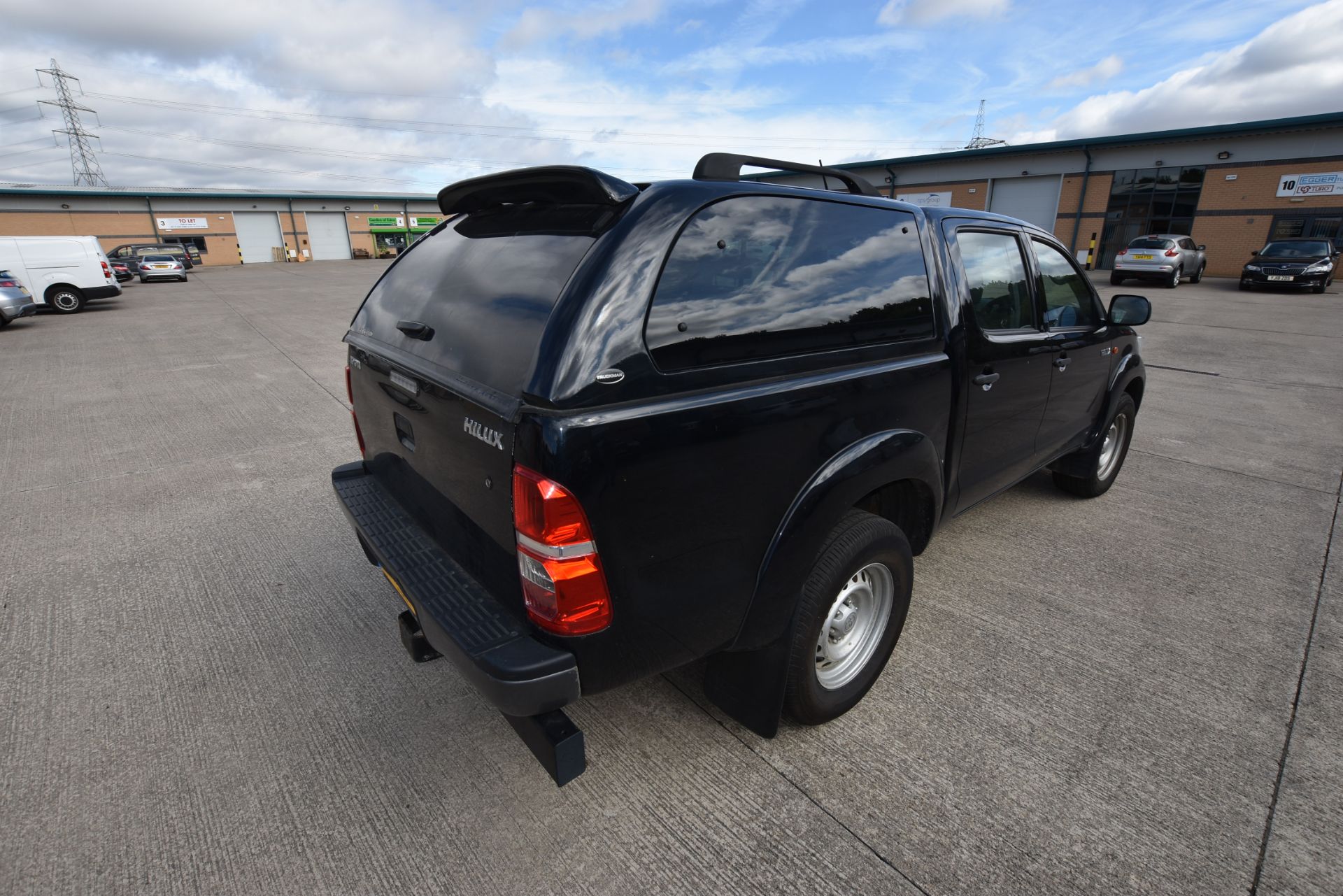 Toyota Hilux Active D-4D 144 Double Cab 4x4 Pick Up, registration no. LN15 ZZE, date first - Image 3 of 8