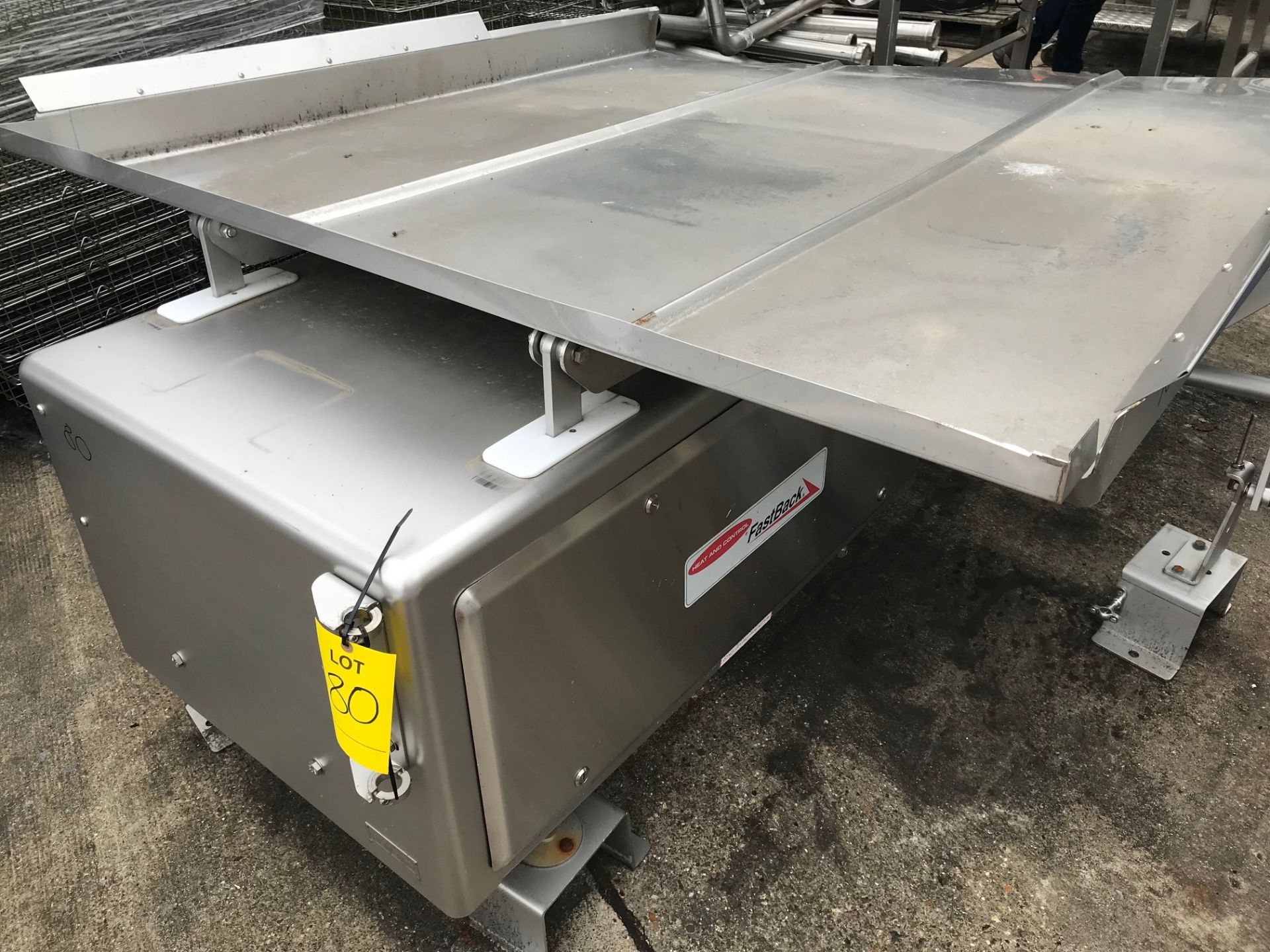 Heat & Control Fastback Vibratory Table - Image 2 of 3