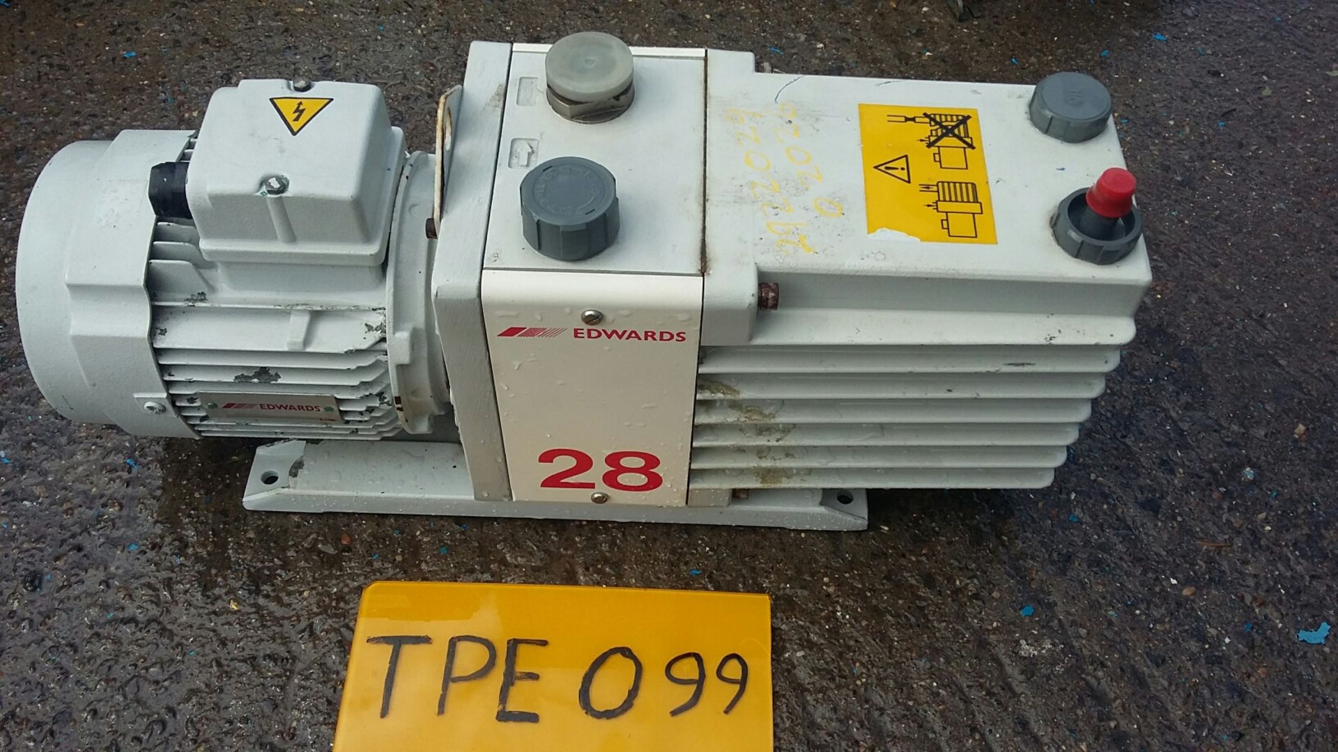 Edwards E2M28 High Vacuum Pump, 0.75kW 3 phase dri