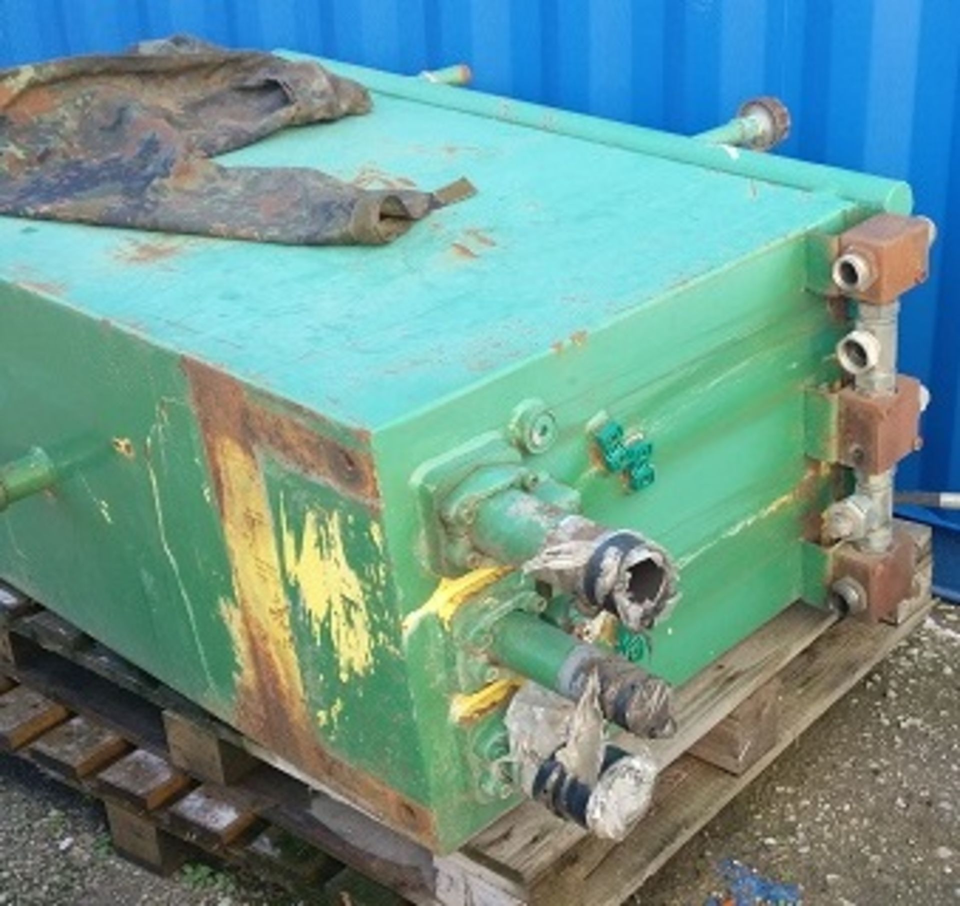 Clean Used Hydraulic Header Tank - Image 3 of 3