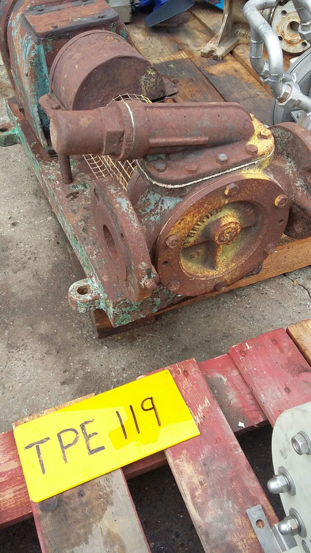 Rotan Cast Iron 2" Integral Gear Pump, with pressu - Image 2 of 2