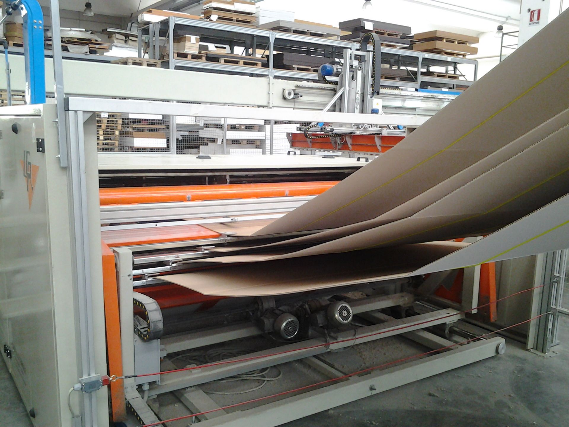 LGE 2500 Cardboard/Packaging Cutting & Creasing Ma