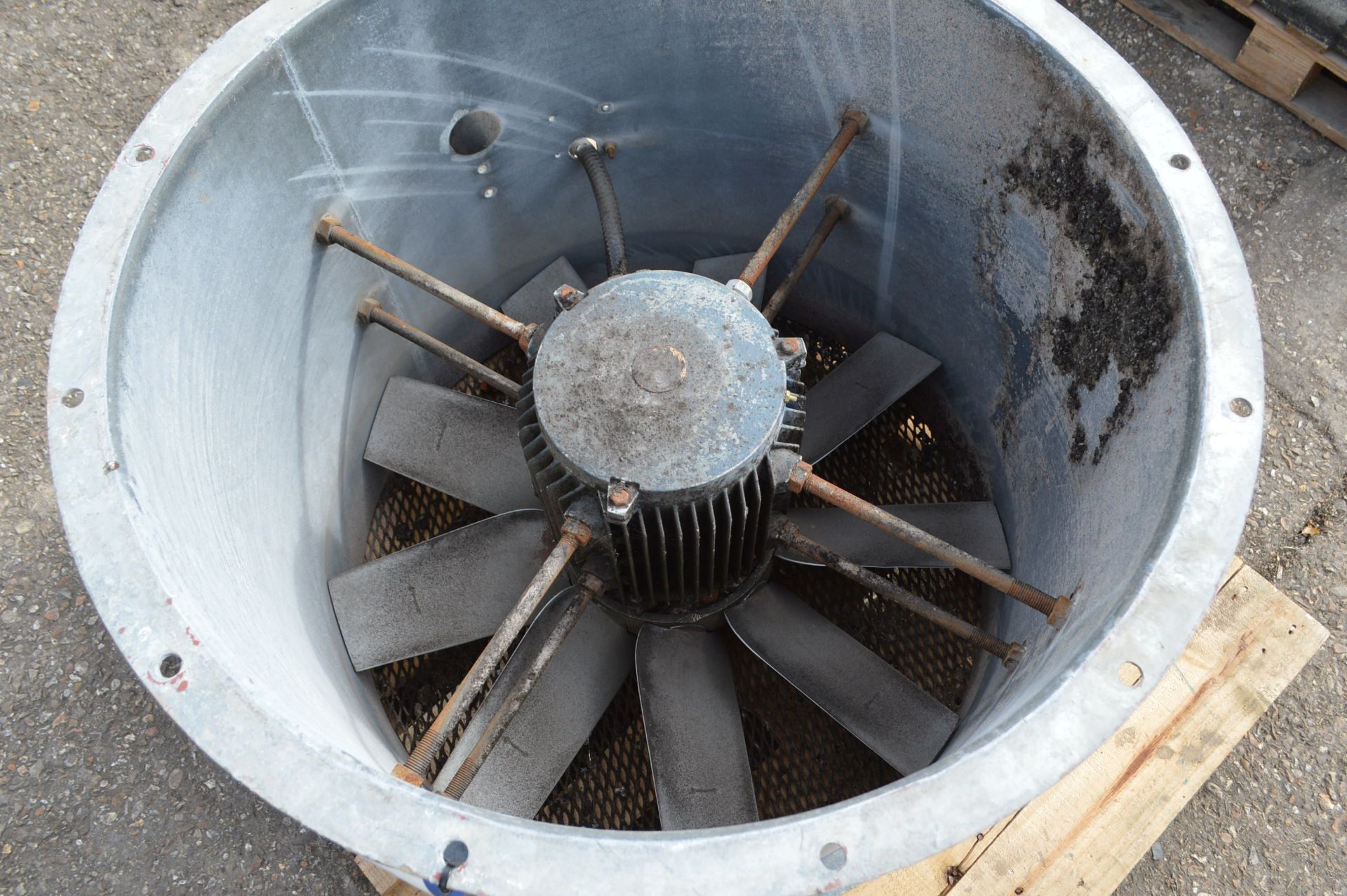 Galvanised Steel Cased 750mm dia. Axial Flow Fan, - Image 2 of 2