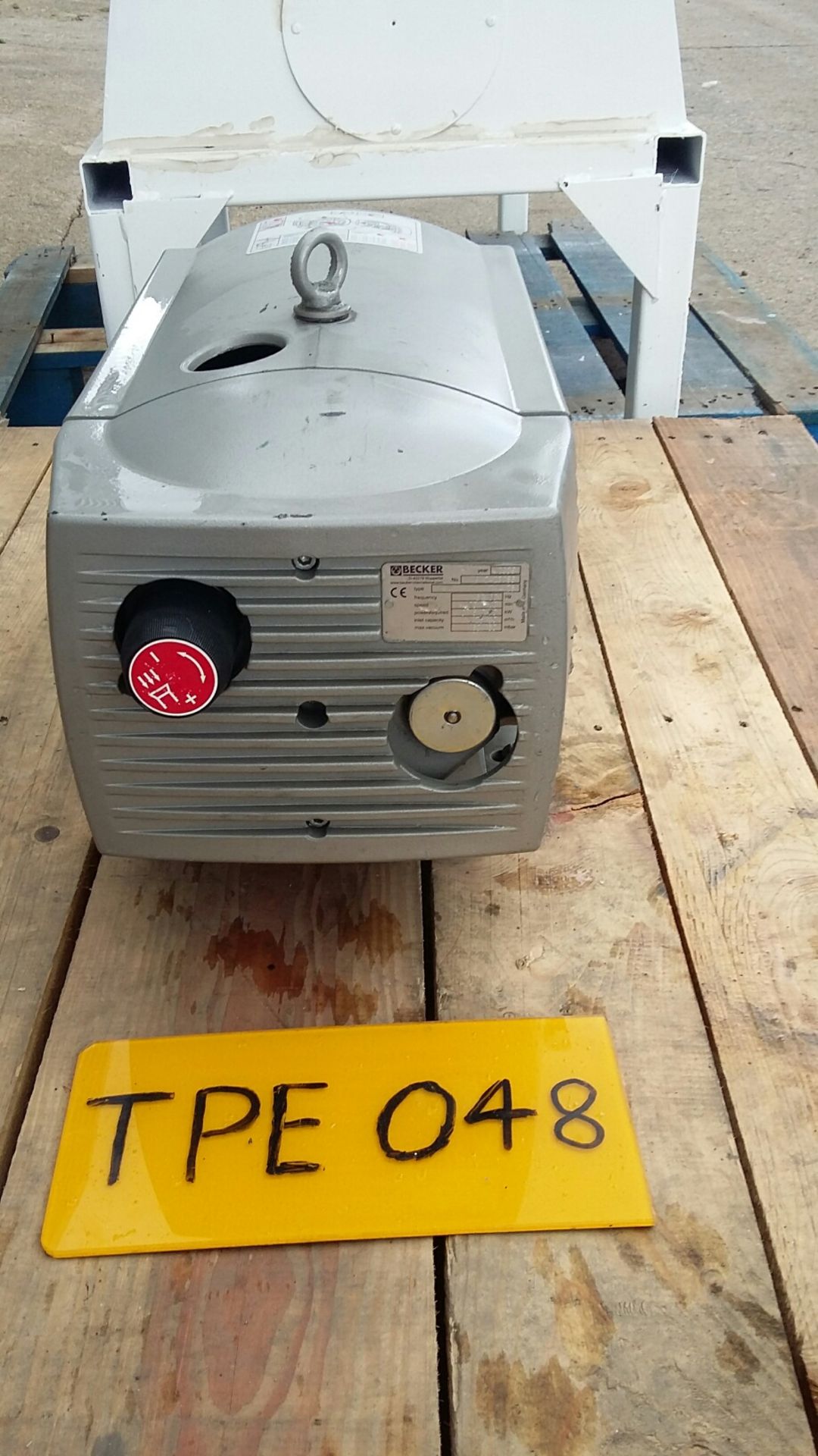 Becker VT4-25 Vacuum Pump, 3 phase (unused) - Bild 2 aus 4