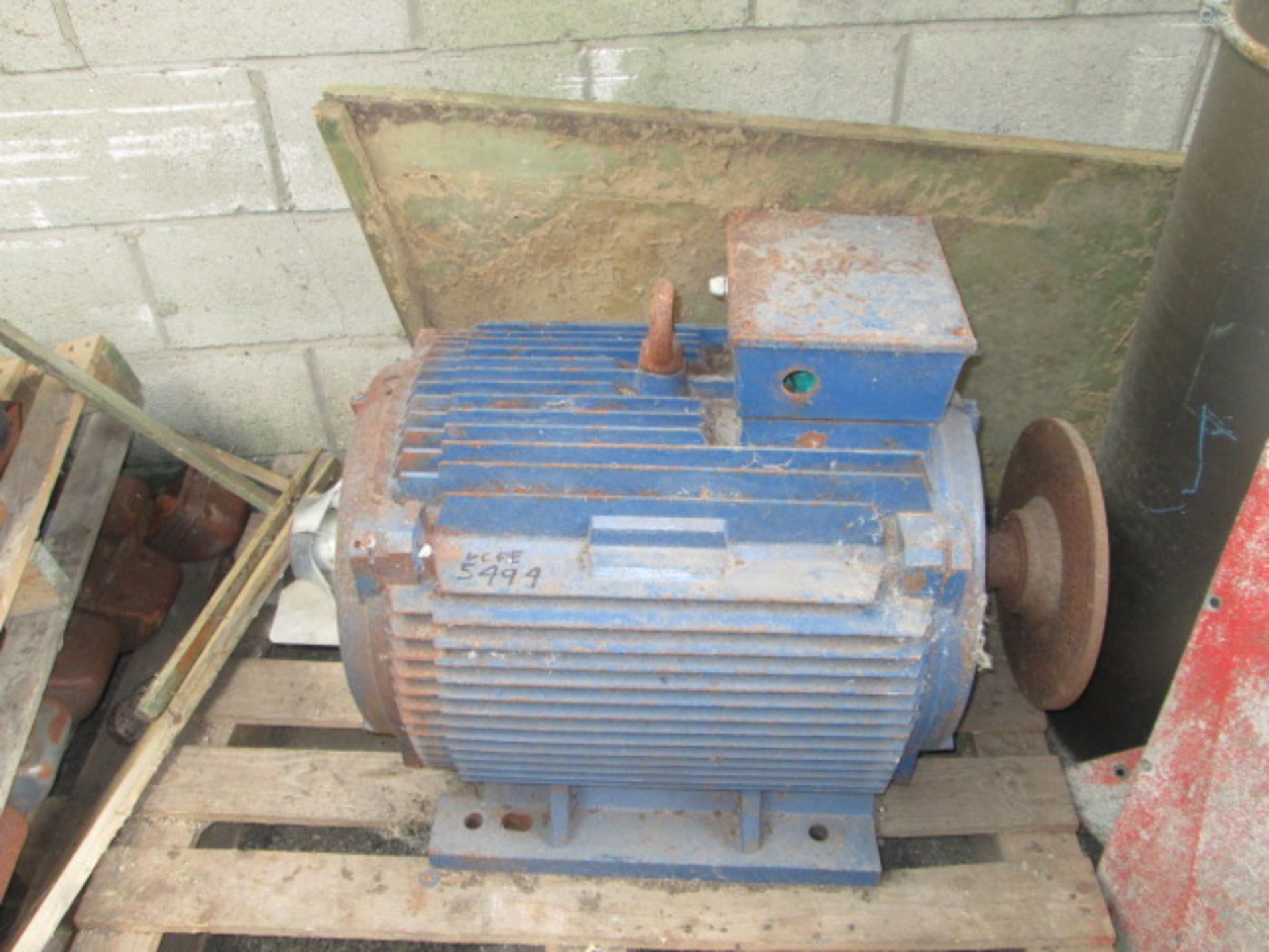 Amtec 90 kW 2970rpm Foot Mounted TEFC Motor