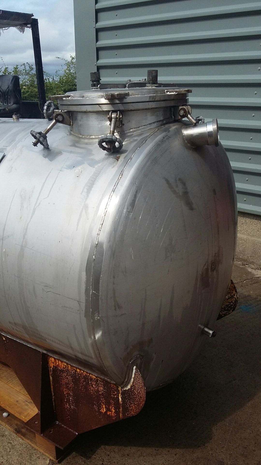 1500 Lets Stainless Steel Horizontal Tank, on a mi - Image 4 of 4