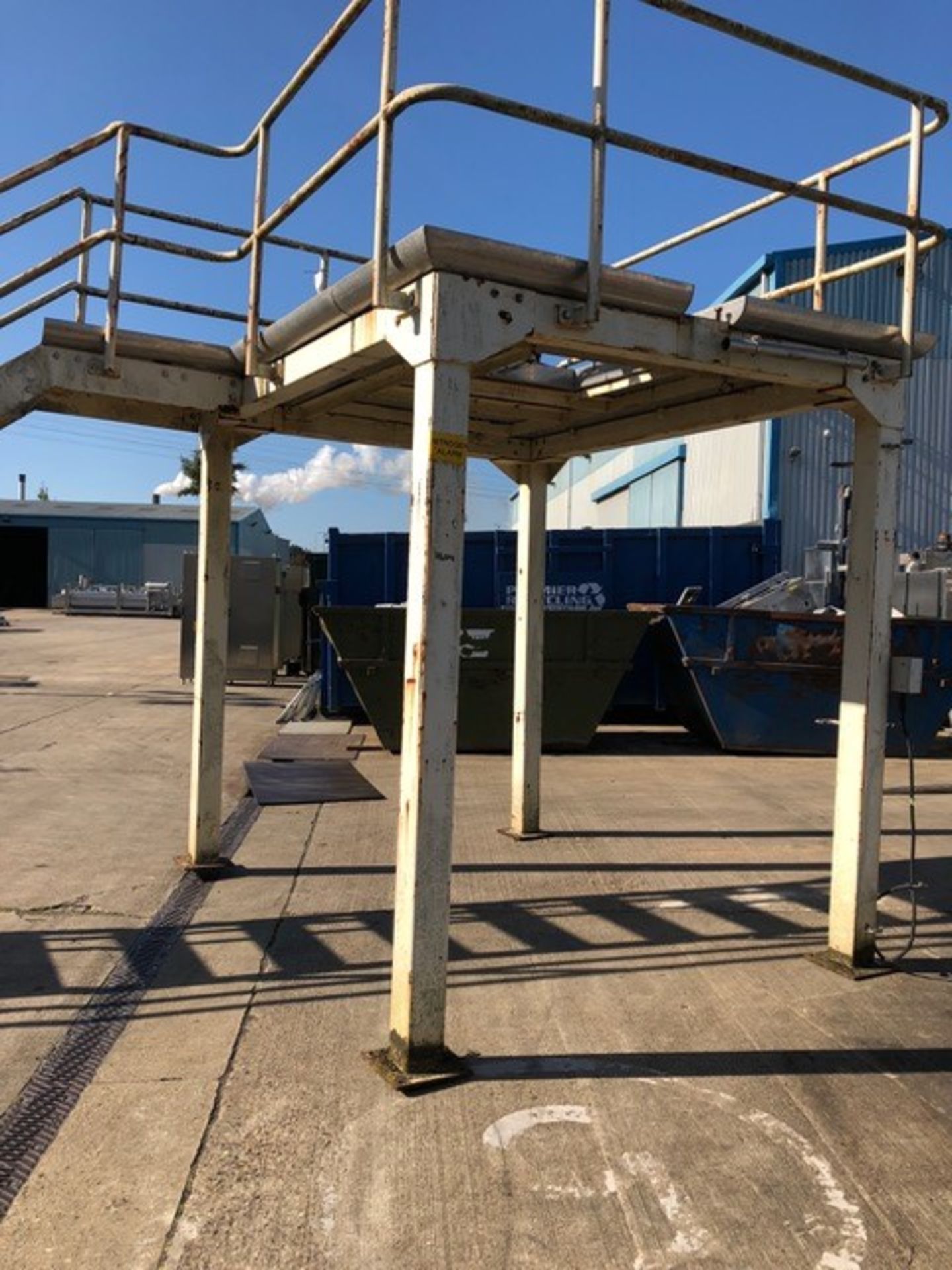 Painted Gantry, with ali stair treads and platform - Image 8 of 9