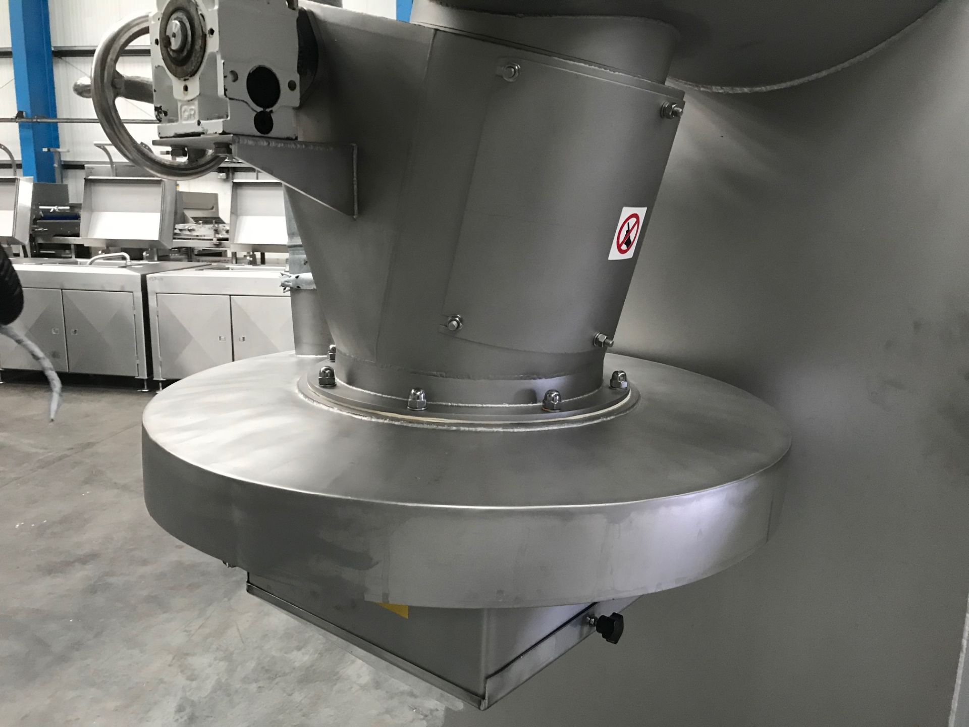 KEK Gardner 400L Mixer, with gantry and dust extra - Image 8 of 9