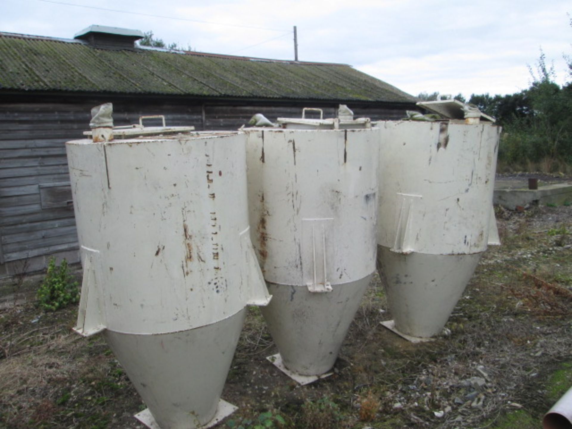 Circular Hopper, hindged lid with inlets on top an