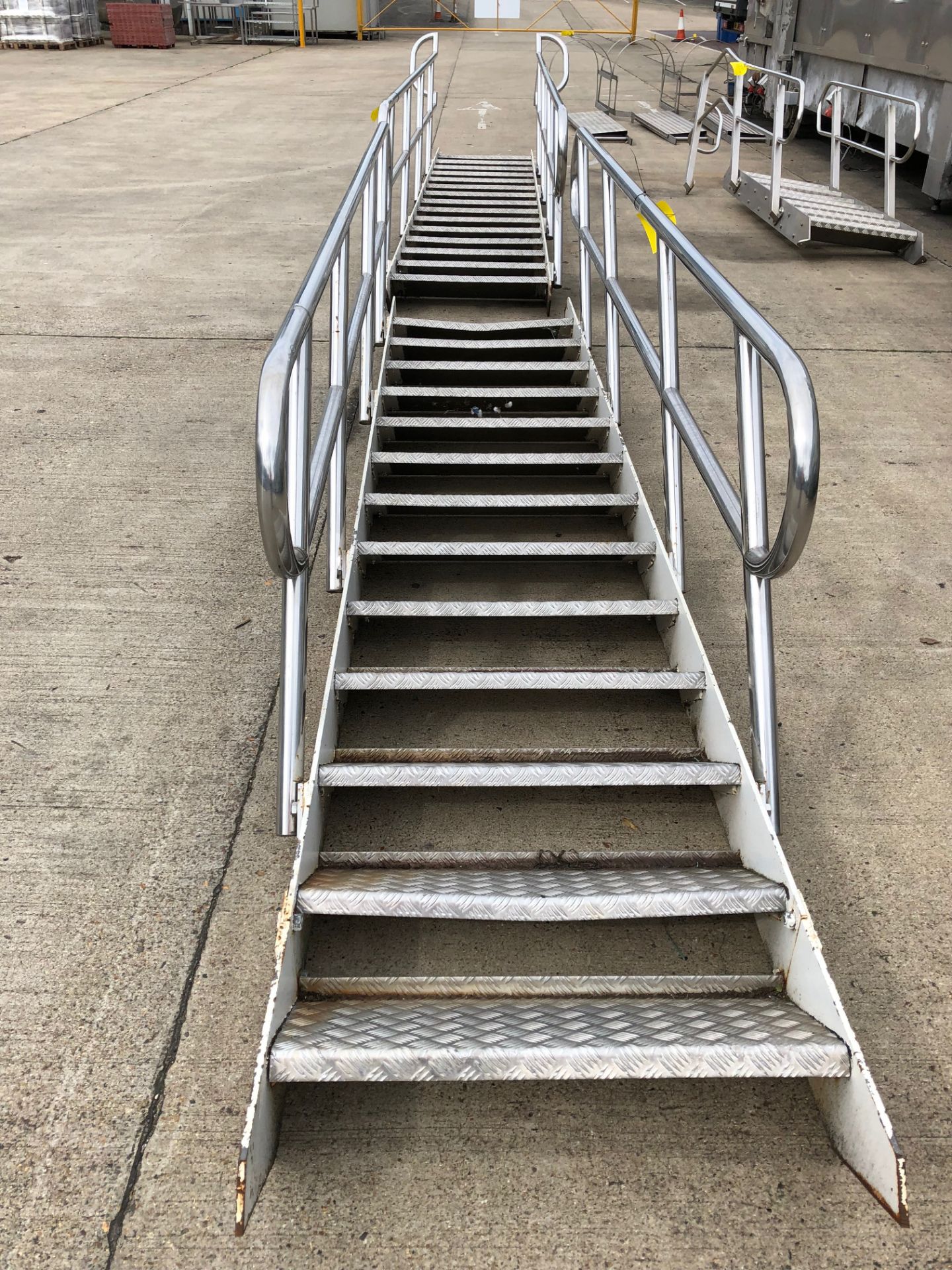 Two Sets Stairs, one x 15 steps, 4.8m long, 1 x 13 - Bild 3 aus 4