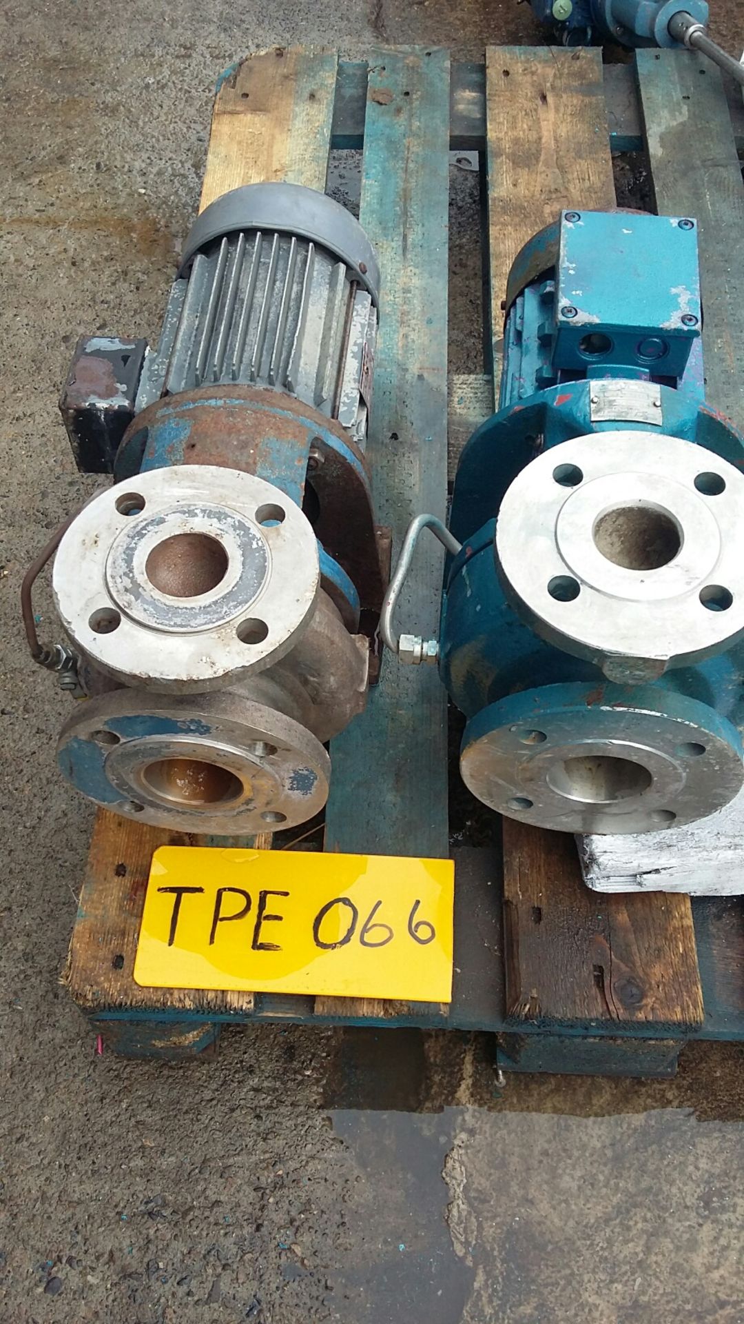 Two Worth/ Simpson Stainless Steel Close Coupled D