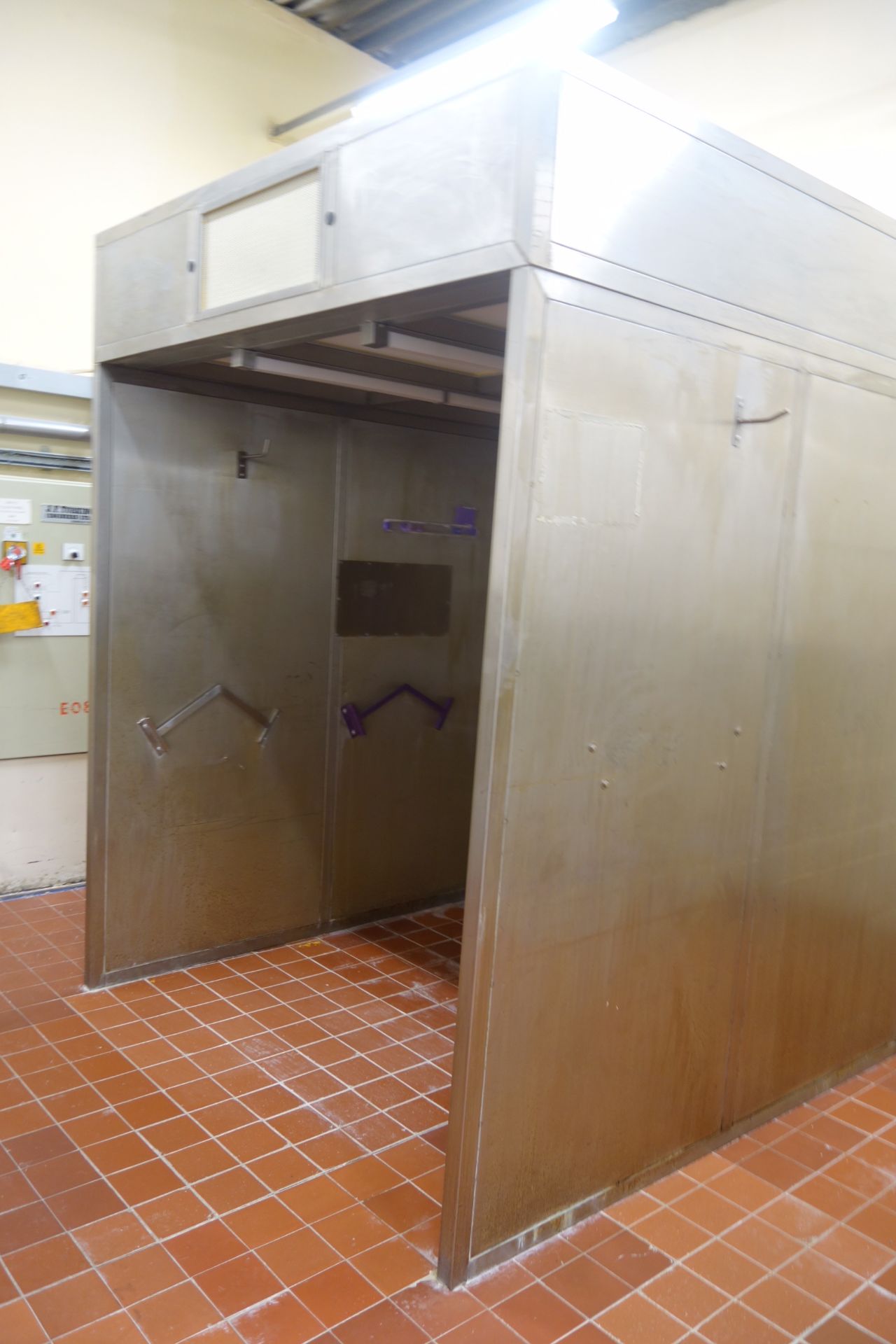 Dust Extraction Booth, internal dims 2m W x 1.9 L