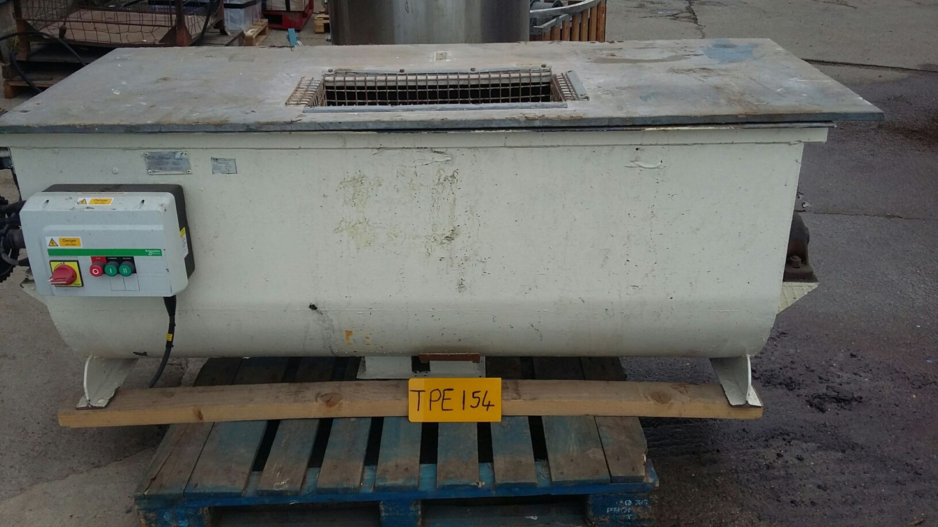 Mild Steel 500 Lts Ribbon Blender, with geared dri