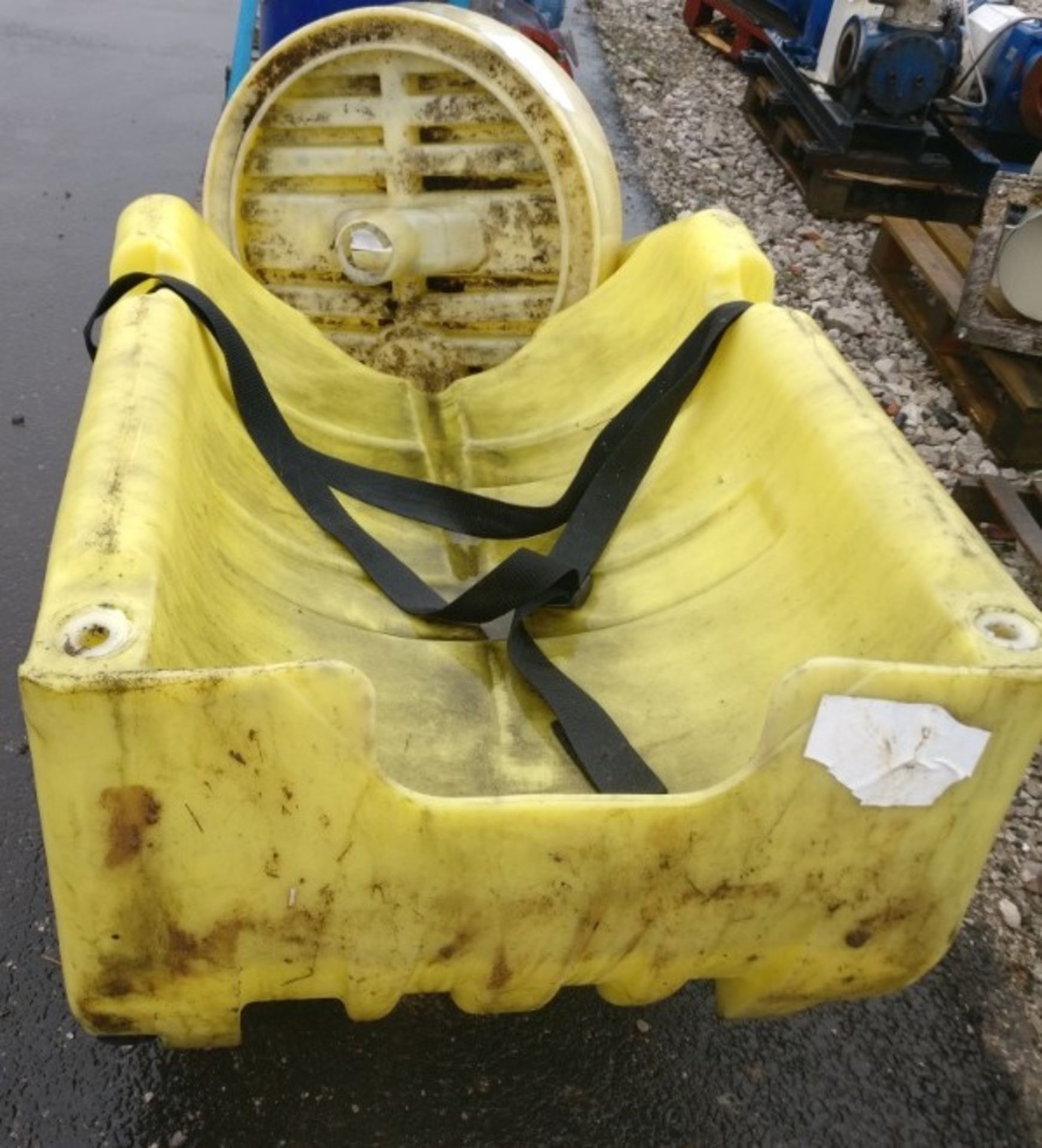 200L Drum, PolyDolly Drum Bund & Funnel, stored ou - Image 3 of 6